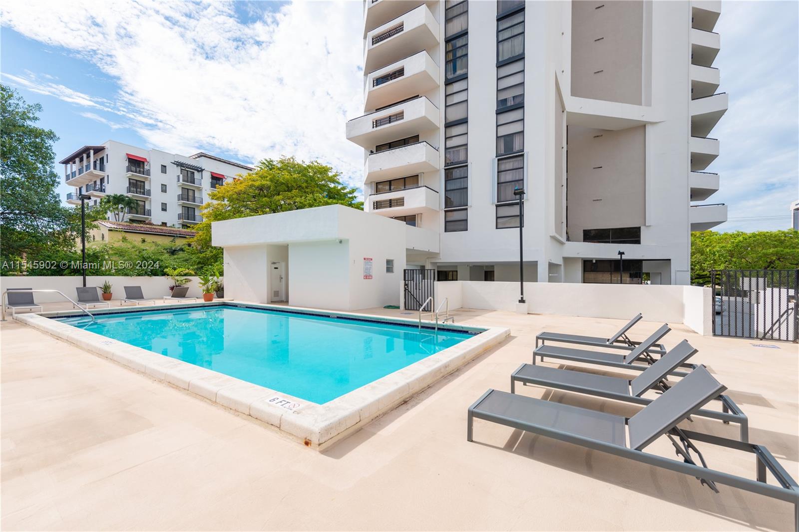 911 E Ponce De Leon Blvd 1401, Coral Gables, Florida 33134, 2 Bedrooms Bedrooms, ,2 BathroomsBathrooms,Residentiallease,For Rent,911 E Ponce De Leon Blvd 1401,A11545902