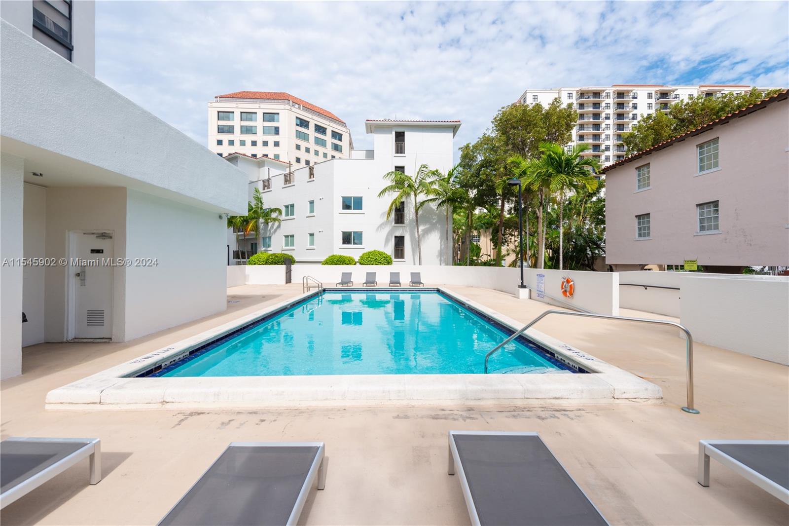 911 E Ponce De Leon Blvd 1401, Coral Gables, Florida 33134, 2 Bedrooms Bedrooms, ,2 BathroomsBathrooms,Residentiallease,For Rent,911 E Ponce De Leon Blvd 1401,A11545902