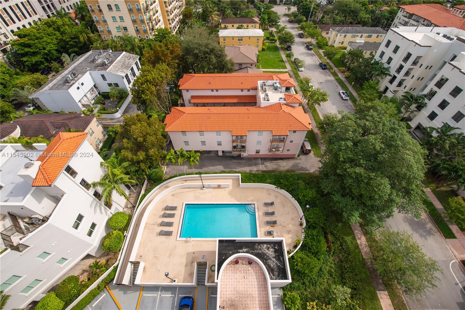 911 E Ponce De Leon Blvd 1401, Coral Gables, Florida 33134, 2 Bedrooms Bedrooms, ,2 BathroomsBathrooms,Residentiallease,For Rent,911 E Ponce De Leon Blvd 1401,A11545902