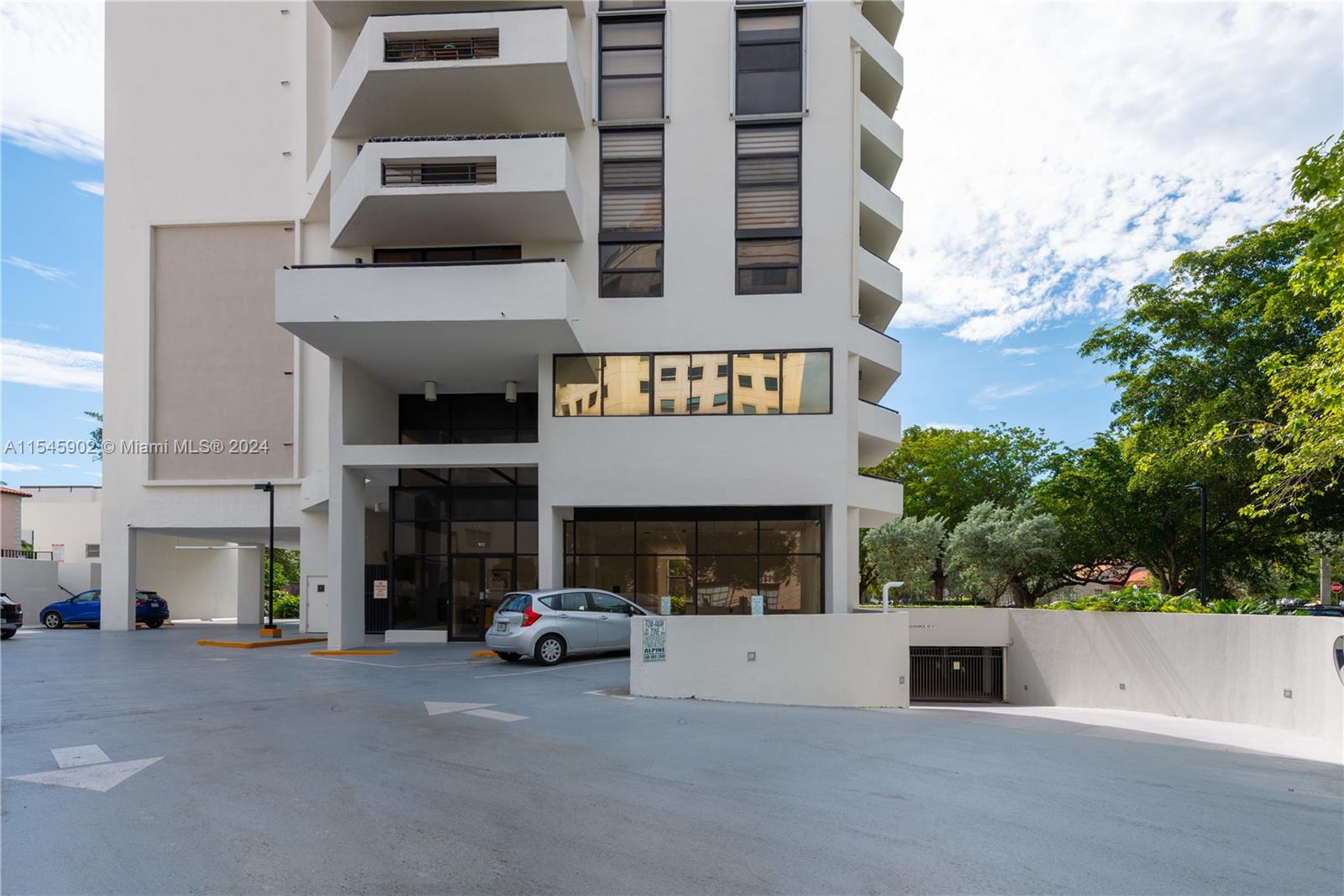 911 E Ponce De Leon Blvd 1401, Coral Gables, Florida 33134, 2 Bedrooms Bedrooms, ,2 BathroomsBathrooms,Residentiallease,For Rent,911 E Ponce De Leon Blvd 1401,A11545902