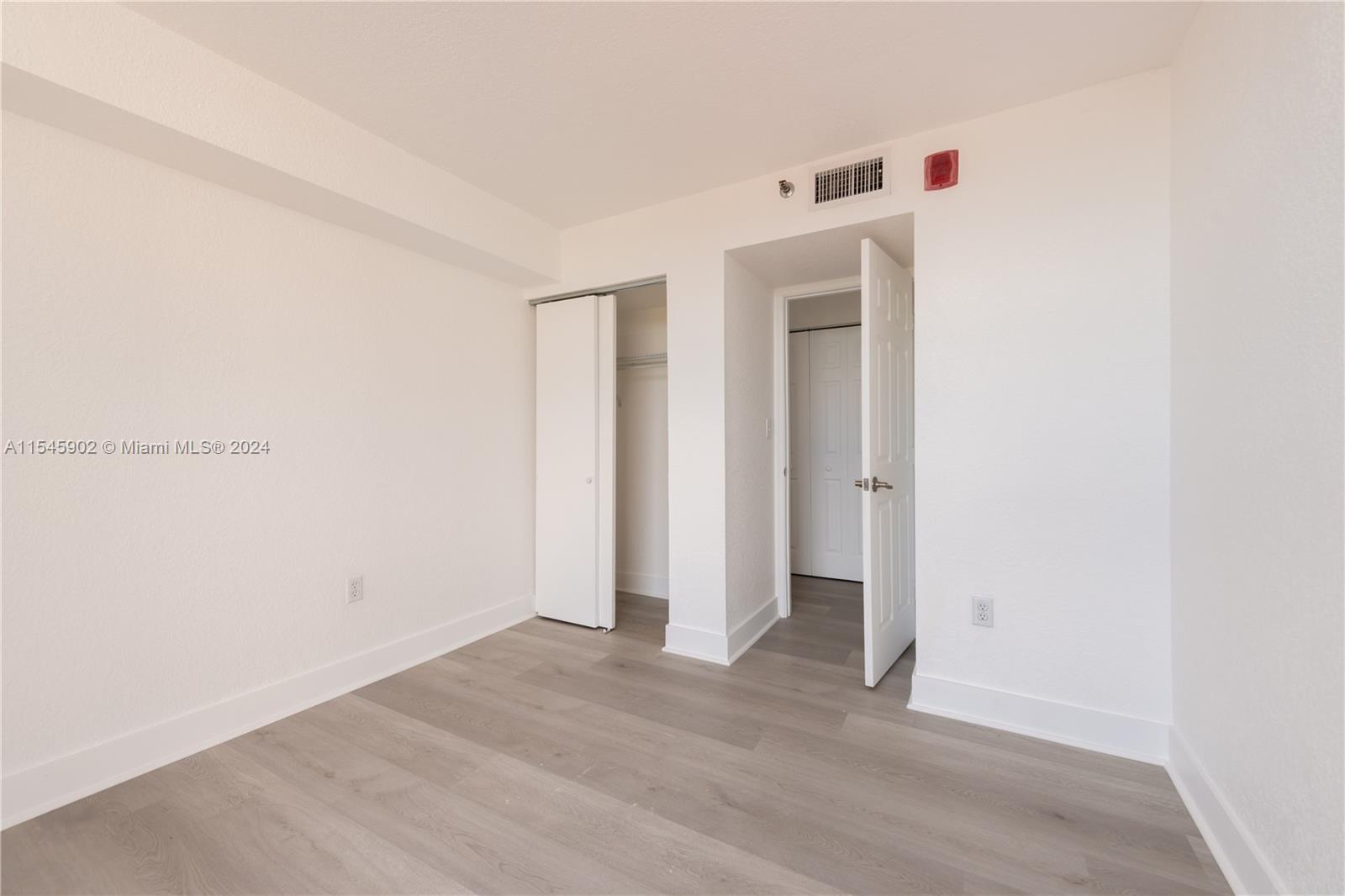 911 E Ponce De Leon Blvd 1401, Coral Gables, Florida 33134, 2 Bedrooms Bedrooms, ,2 BathroomsBathrooms,Residentiallease,For Rent,911 E Ponce De Leon Blvd 1401,A11545902