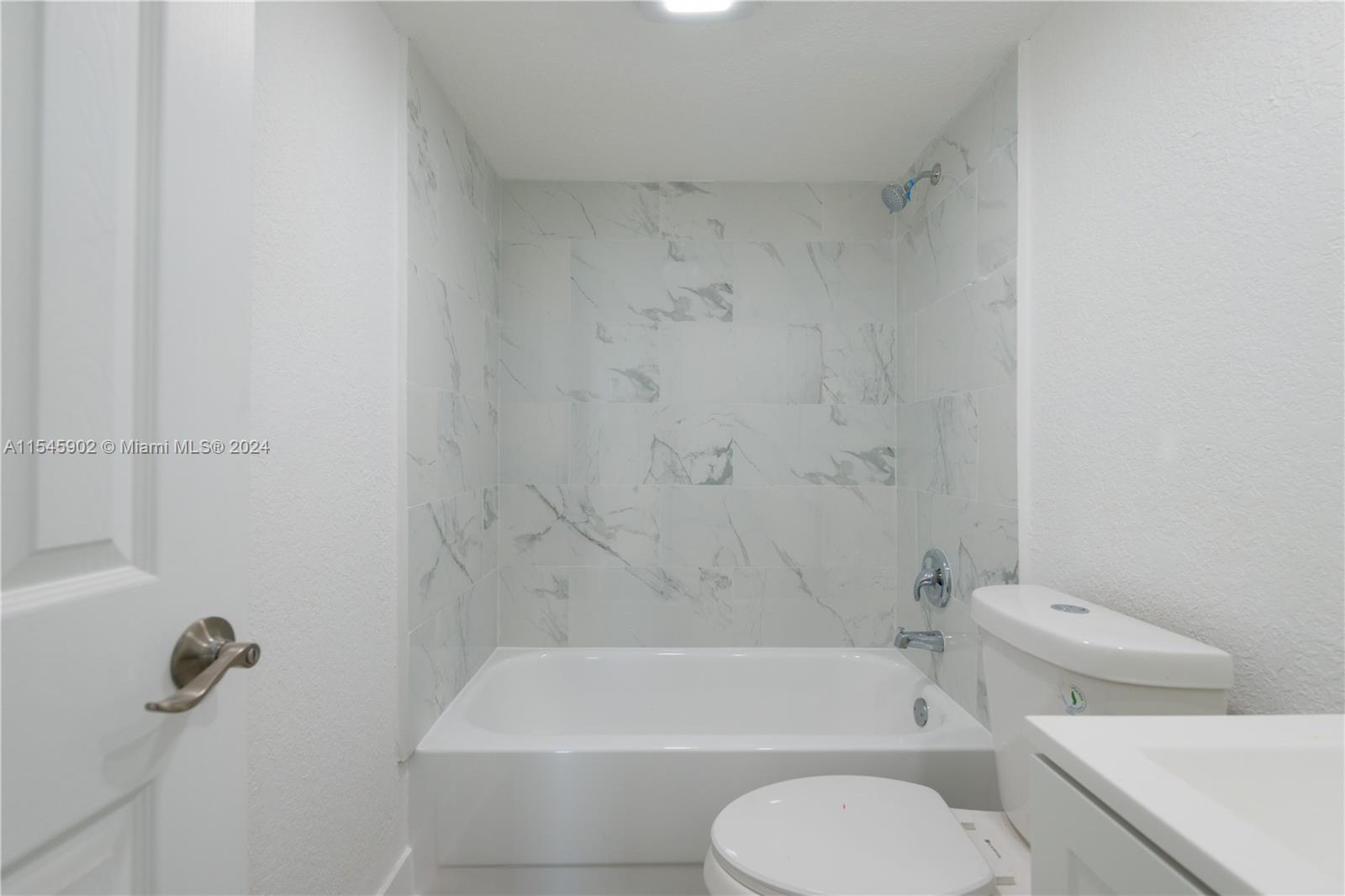 911 E Ponce De Leon Blvd 1401, Coral Gables, Florida 33134, 2 Bedrooms Bedrooms, ,2 BathroomsBathrooms,Residentiallease,For Rent,911 E Ponce De Leon Blvd 1401,A11545902