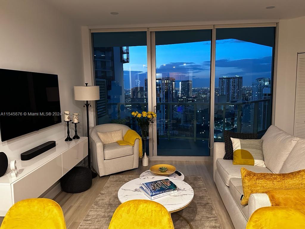 300 S Biscayne Blvd 3607, Miami, Florida 33131, 1 Bedroom Bedrooms, ,1 BathroomBathrooms,Residentiallease,For Rent,300 S Biscayne Blvd 3607,A11545876