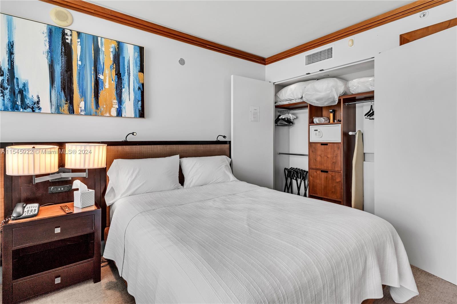 6801 Collins Ave 417, Miami Beach, Florida 33141, 1 Bedroom Bedrooms, ,1 BathroomBathrooms,Residentiallease,For Rent,6801 Collins Ave 417,A11545922