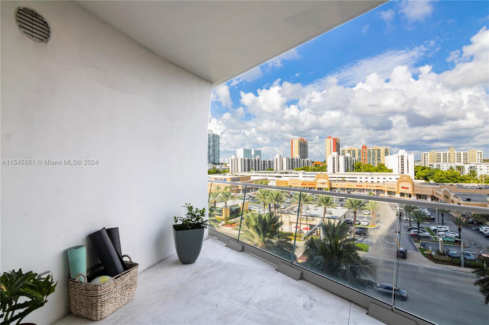 16901 Collins Ave, Sunny Isles Beach, FL, 33160 United States, 4 Bedrooms Bedrooms, ,5 BathroomsBathrooms,Residential,For Sale,Collins Ave,A11545881