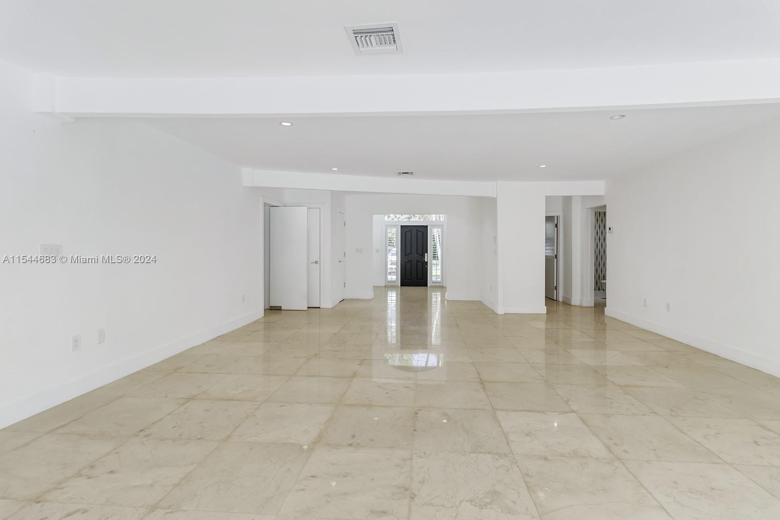 140 W Mashta Dr, Key Biscayne, Florida 33149, 4 Bedrooms Bedrooms, ,3 BathroomsBathrooms,Residential,For Sale,140 W Mashta Dr,A11544683