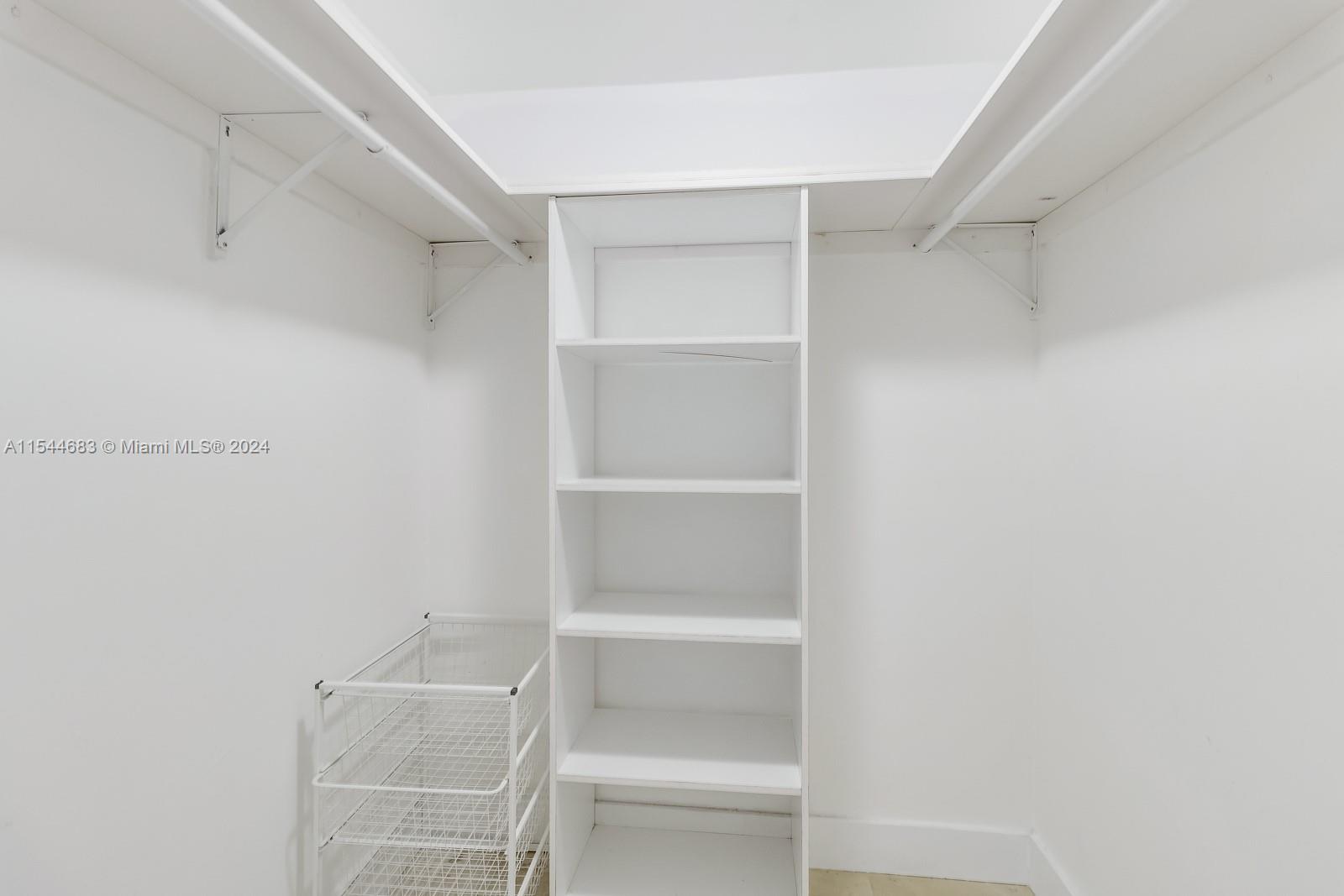 140 Mashta Dr, Key Biscayne, FL, 33149 United States, 4 Bedrooms Bedrooms, ,3 BathroomsBathrooms,Residential,For Sale,Mashta Dr,A11544683