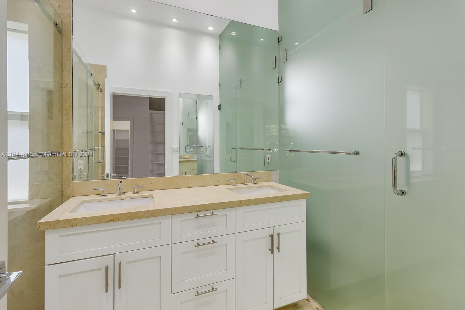 140 Mashta Dr, Key Biscayne, FL, 33149 United States, 4 Bedrooms Bedrooms, ,3 BathroomsBathrooms,Residential,For Sale,Mashta Dr,A11544683