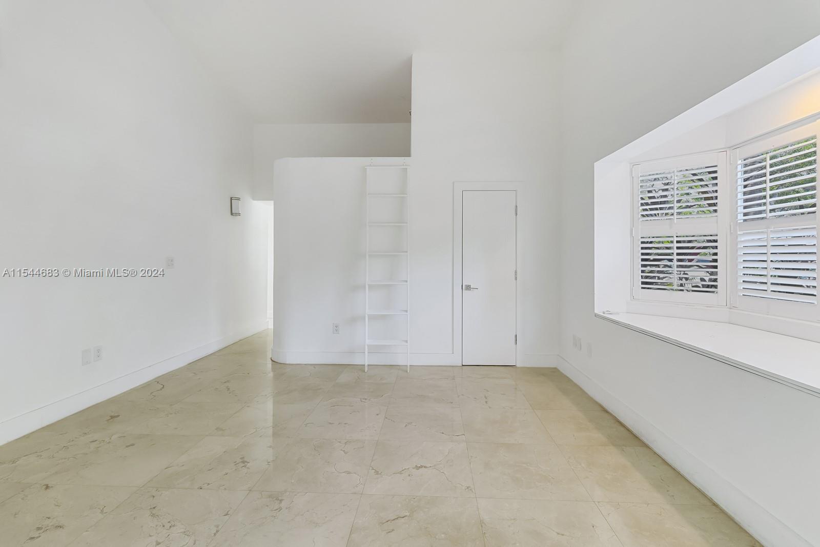 140 W Mashta Dr, Key Biscayne, Florida 33149, 4 Bedrooms Bedrooms, ,3 BathroomsBathrooms,Residential,For Sale,140 W Mashta Dr,A11544683