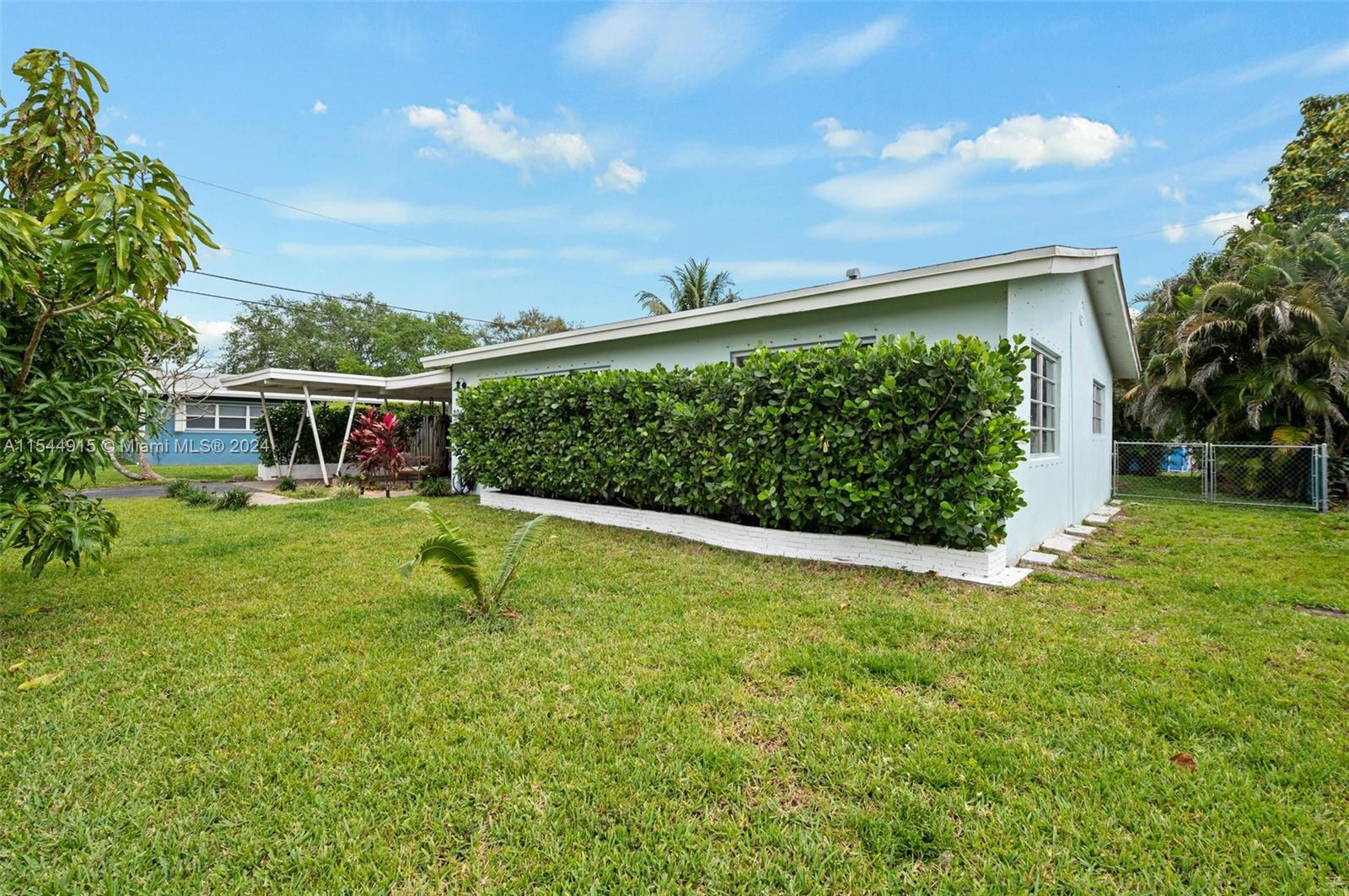 205 57th Ter, Hollywood, FL, 33023 United States, 2 Bedrooms Bedrooms, ,1 BathroomBathrooms,Residential,For Sale,57th Ter,A11544915