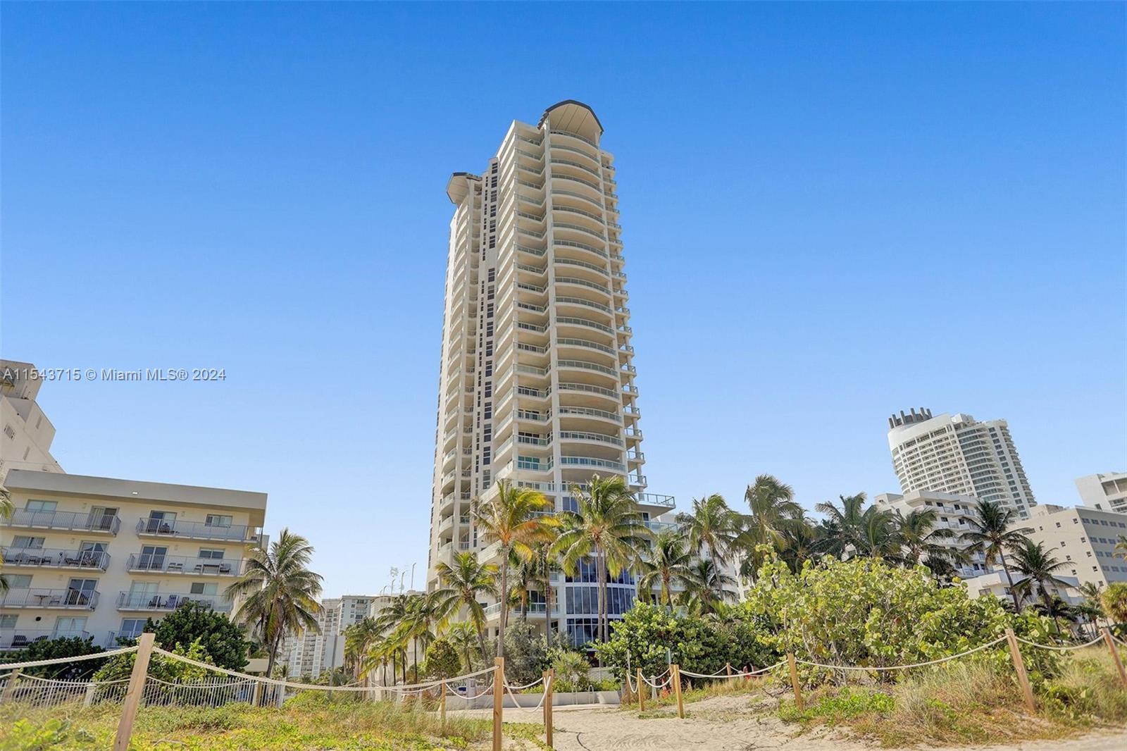 4201 Collins Ave 2002, Miami Beach, Florida 33140, 2 Bedrooms Bedrooms, ,2 BathroomsBathrooms,Residentiallease,For Rent,4201 Collins Ave 2002,A11543715