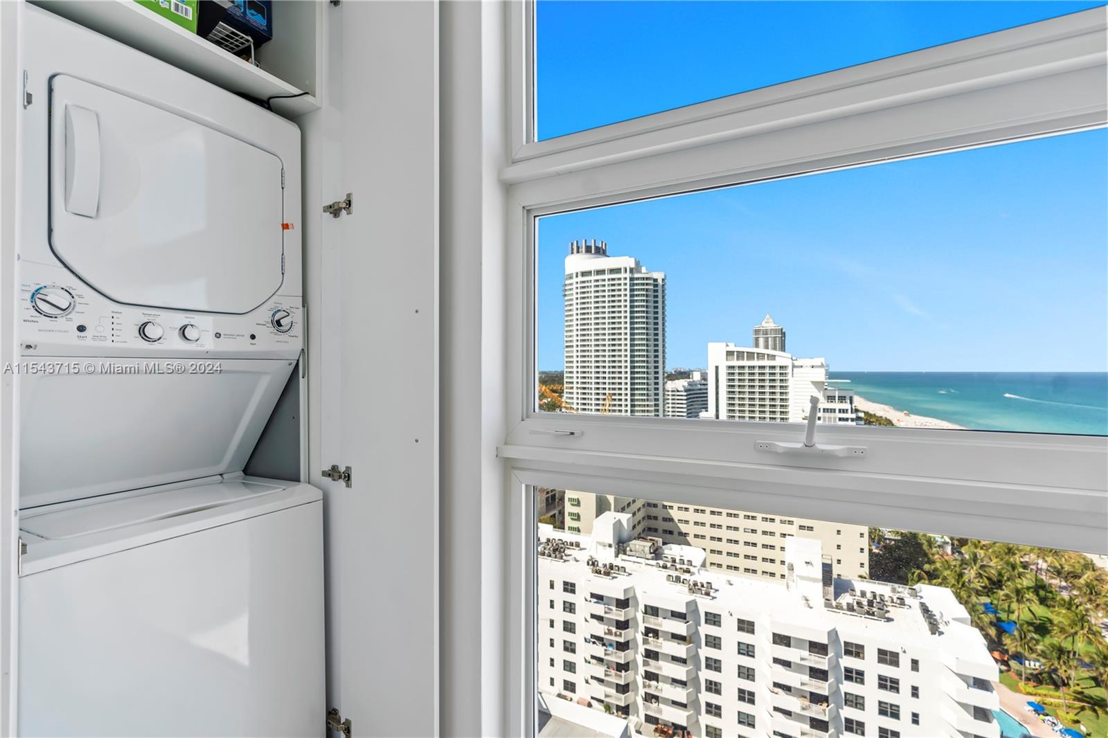 4201 Collins Ave 2002, Miami Beach, Florida 33140, 2 Bedrooms Bedrooms, ,2 BathroomsBathrooms,Residentiallease,For Rent,4201 Collins Ave 2002,A11543715