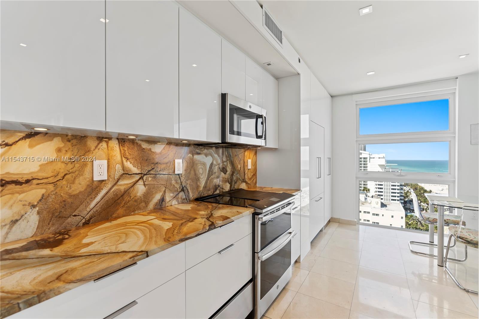 4201 Collins Ave 2002, Miami Beach, Florida 33140, 2 Bedrooms Bedrooms, ,2 BathroomsBathrooms,Residentiallease,For Rent,4201 Collins Ave 2002,A11543715