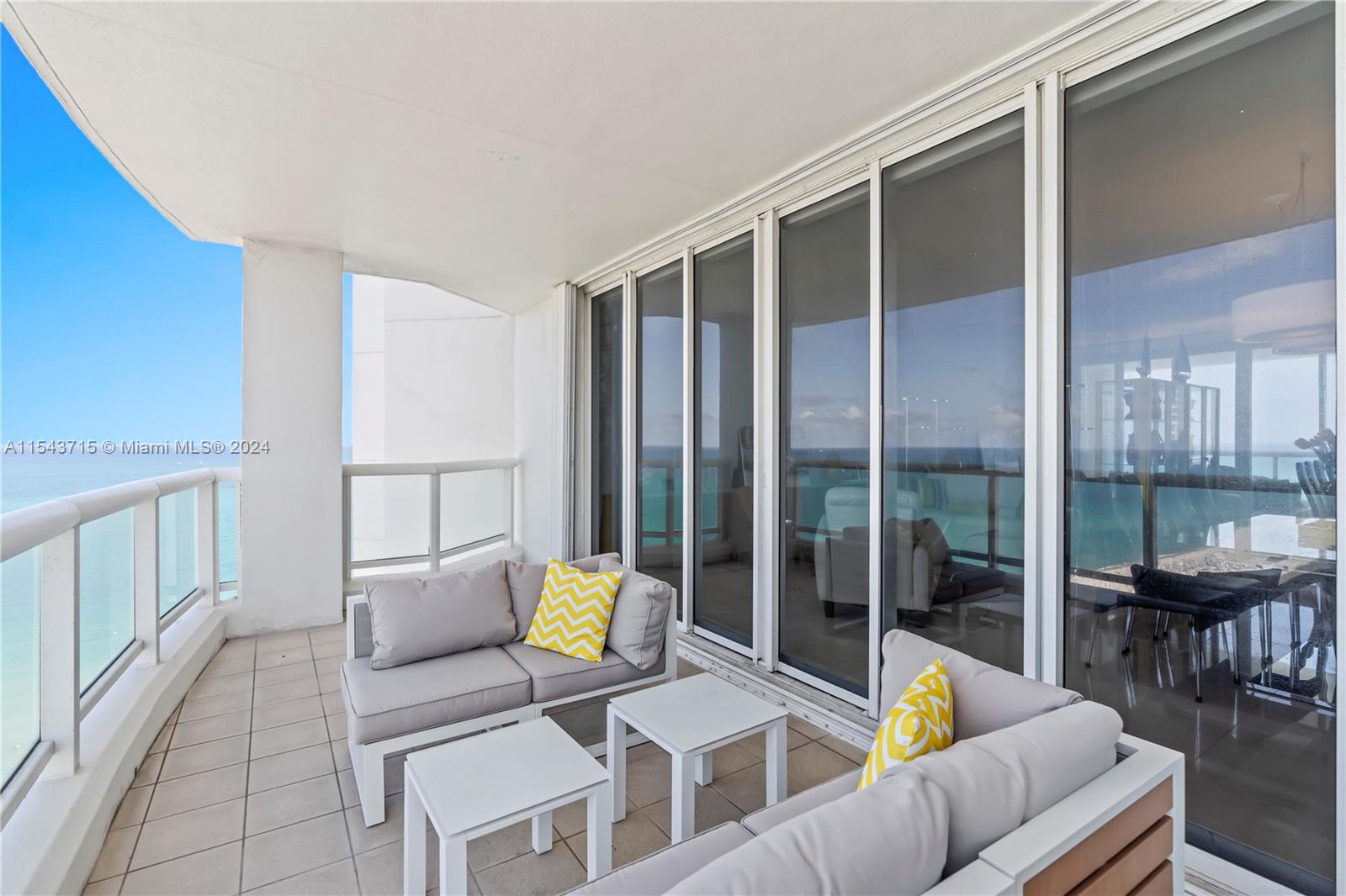 4201 Collins Ave 2002, Miami Beach, Florida 33140, 2 Bedrooms Bedrooms, ,2 BathroomsBathrooms,Residentiallease,For Rent,4201 Collins Ave 2002,A11543715