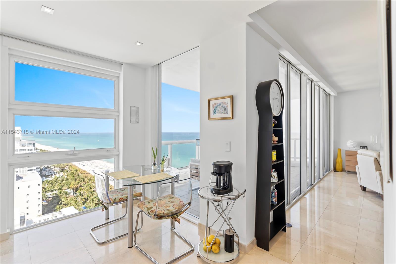 4201 Collins Ave 2002, Miami Beach, Florida 33140, 2 Bedrooms Bedrooms, ,2 BathroomsBathrooms,Residentiallease,For Rent,4201 Collins Ave 2002,A11543715