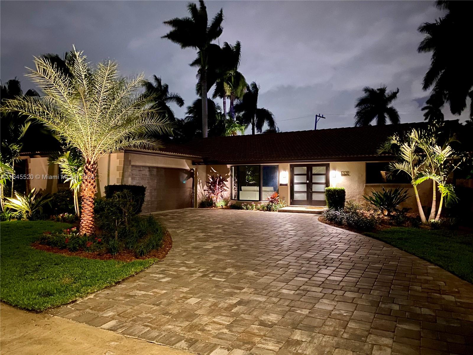 1339 Jefferson St, Hollywood, Florida 33019, 4 Bedrooms Bedrooms, ,4 BathroomsBathrooms,Residential,For Sale,1339 Jefferson St,A11545520