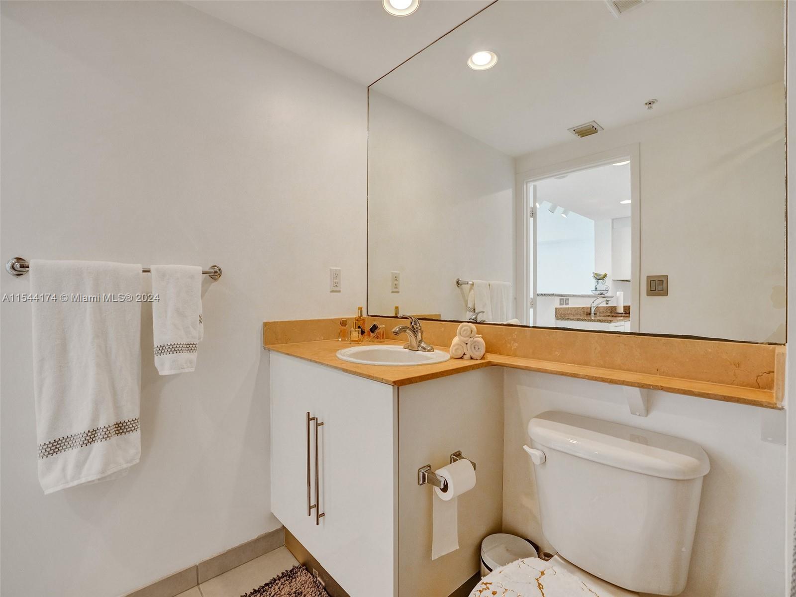 325 S Biscayne Blvd 1520, Miami, Florida 33131, ,1 BathroomBathrooms,Residential,For Sale,325 S Biscayne Blvd 1520,A11544174