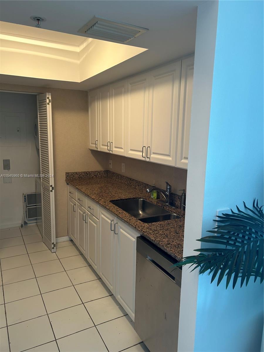 Miami Beach, Florida 33139, 1 Bedroom Bedrooms, ,1 BathroomBathrooms,Residential,For Sale,A11545960