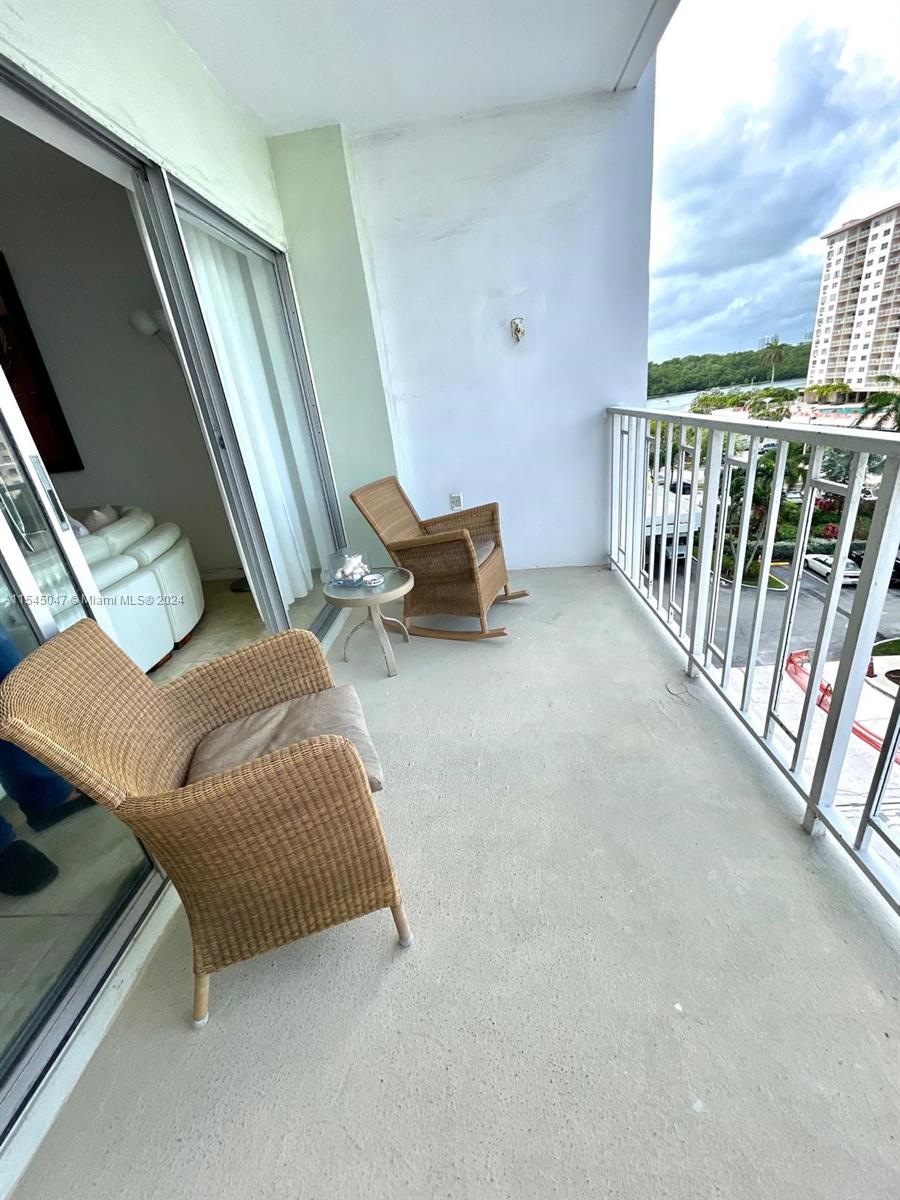 500 Bayview Dr, Sunny Isles Beach, FL, 33160 United States, 1 Bedroom Bedrooms, ,1 BathroomBathrooms,Residential,For Sale,Bayview Dr,A11545047