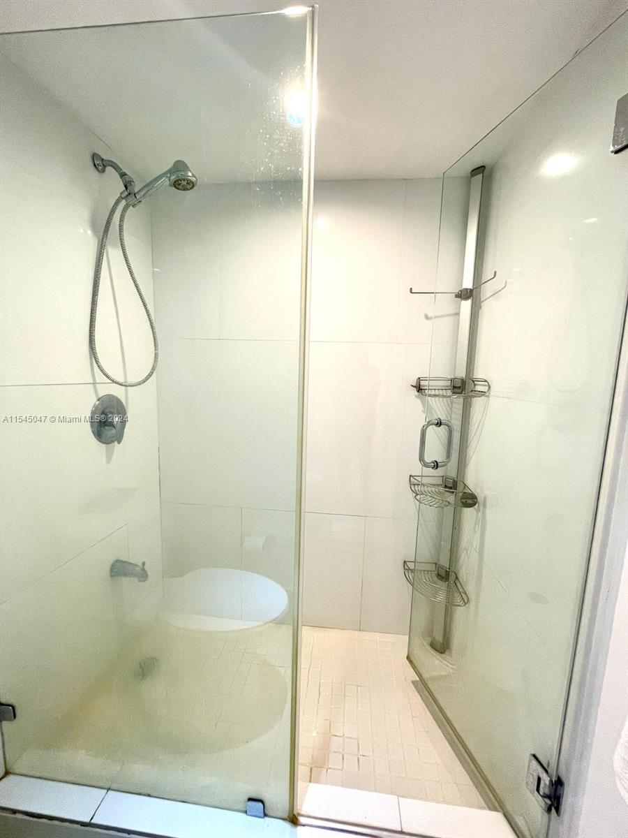 500 Bayview Dr, Sunny Isles Beach, FL, 33160 United States, 1 Bedroom Bedrooms, ,1 BathroomBathrooms,Residential,For Sale,Bayview Dr,A11545047