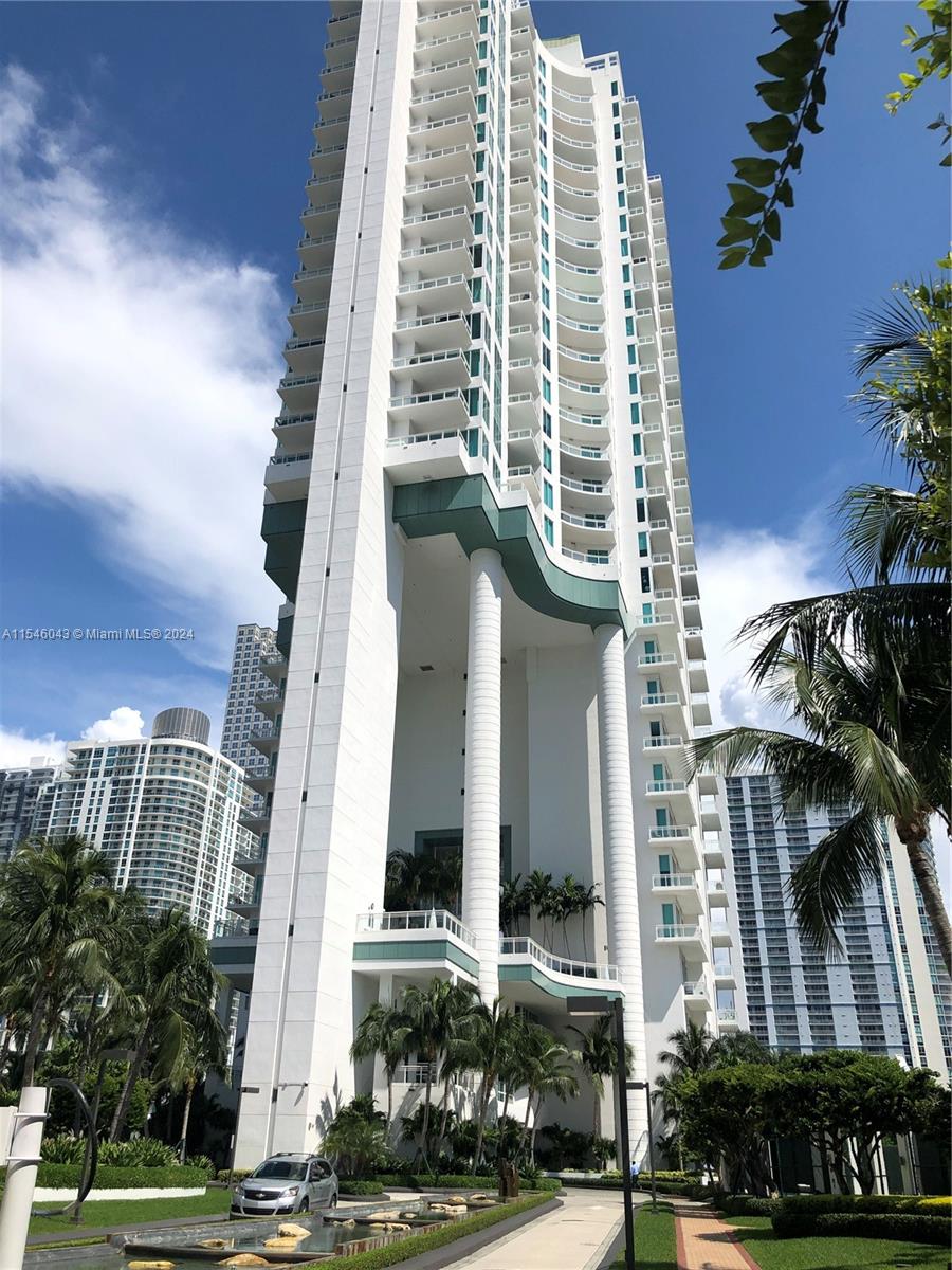 900 Brickell Key Blvd 1705, Miami, FL 33131