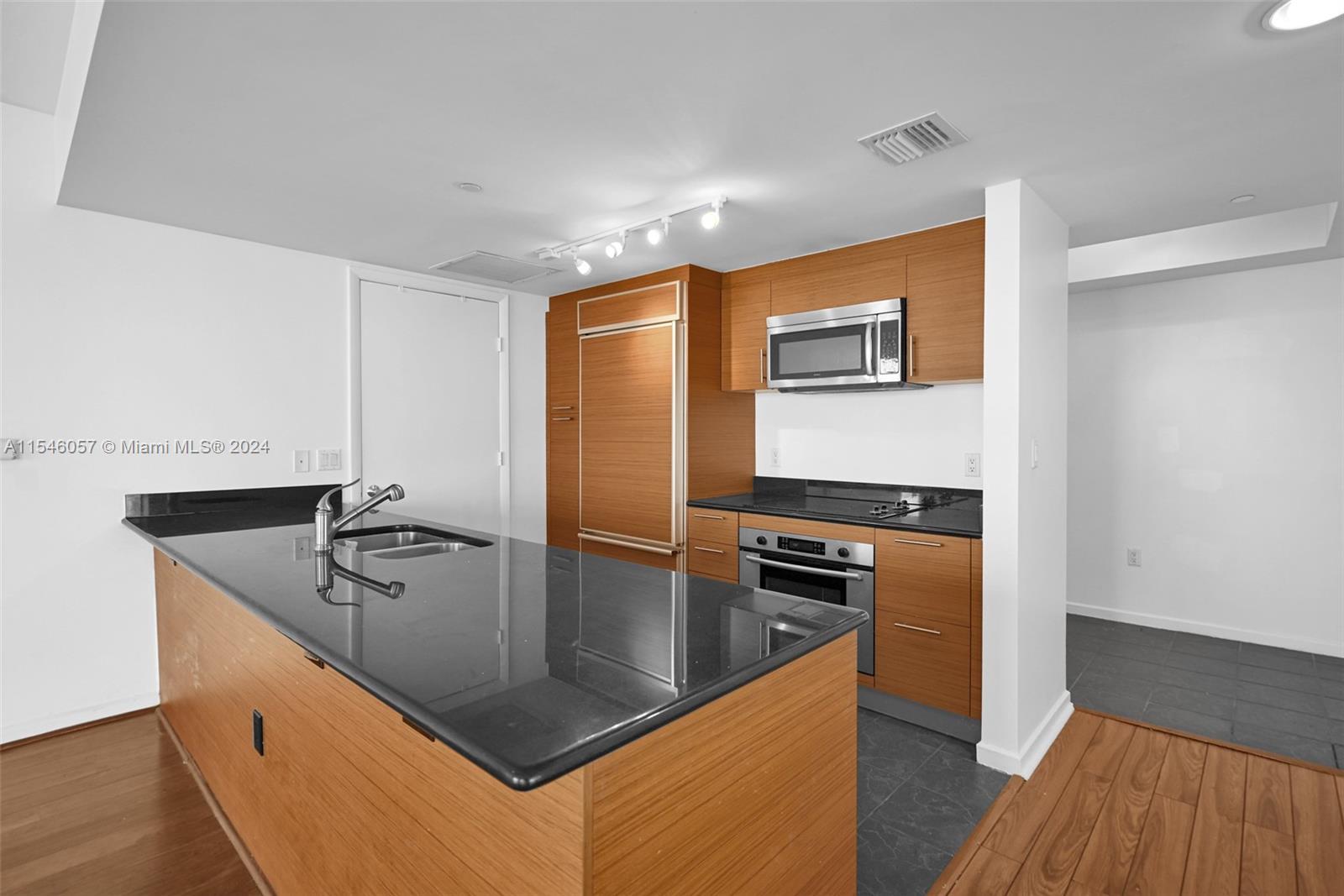 50 Biscayne Blvd 3802, Miami, Florida 33132, 3 Bedrooms Bedrooms, ,2 BathroomsBathrooms,Residentiallease,For Rent,50 Biscayne Blvd 3802,A11546057