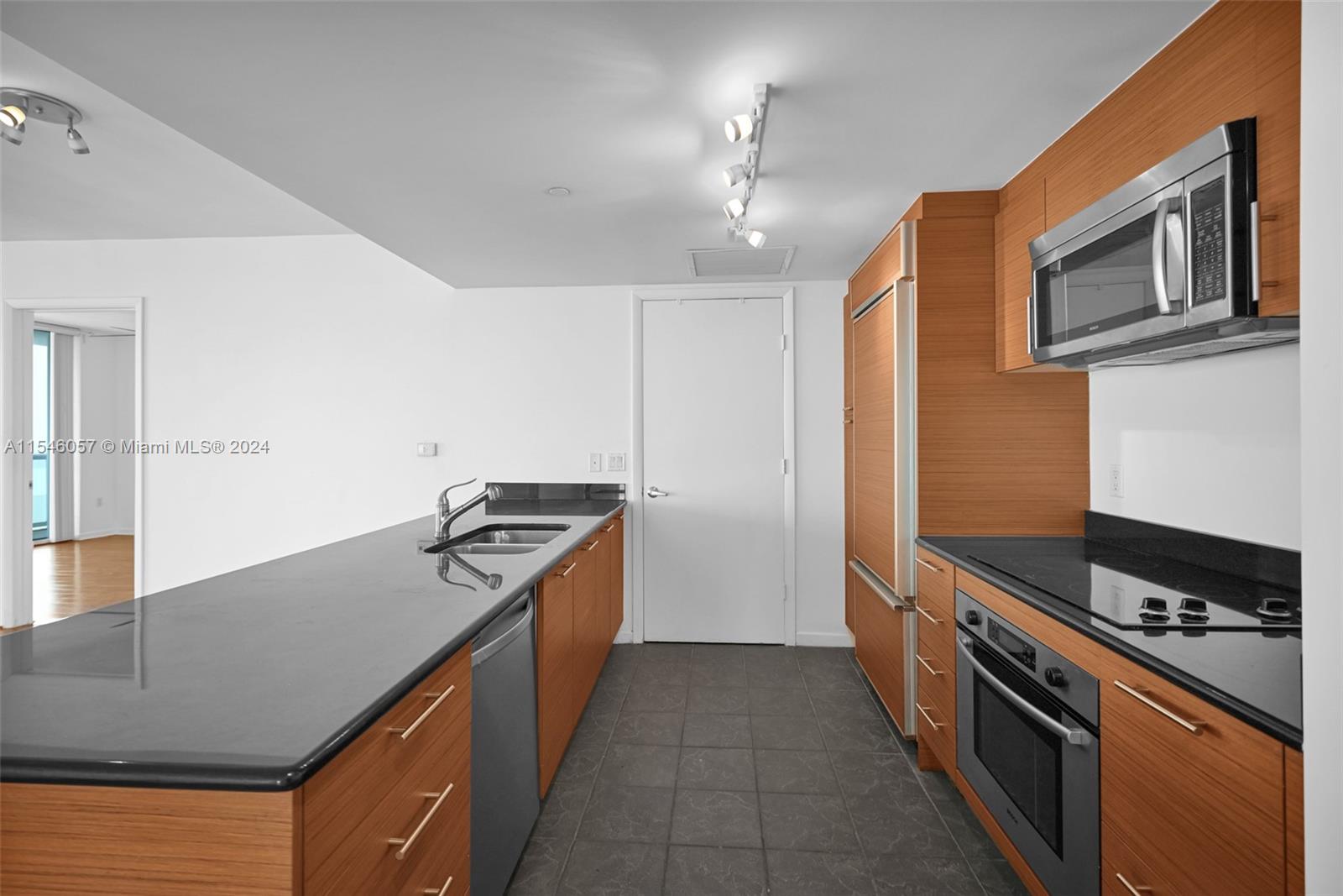 50 Biscayne Blvd 3802, Miami, Florida 33132, 3 Bedrooms Bedrooms, ,2 BathroomsBathrooms,Residentiallease,For Rent,50 Biscayne Blvd 3802,A11546057