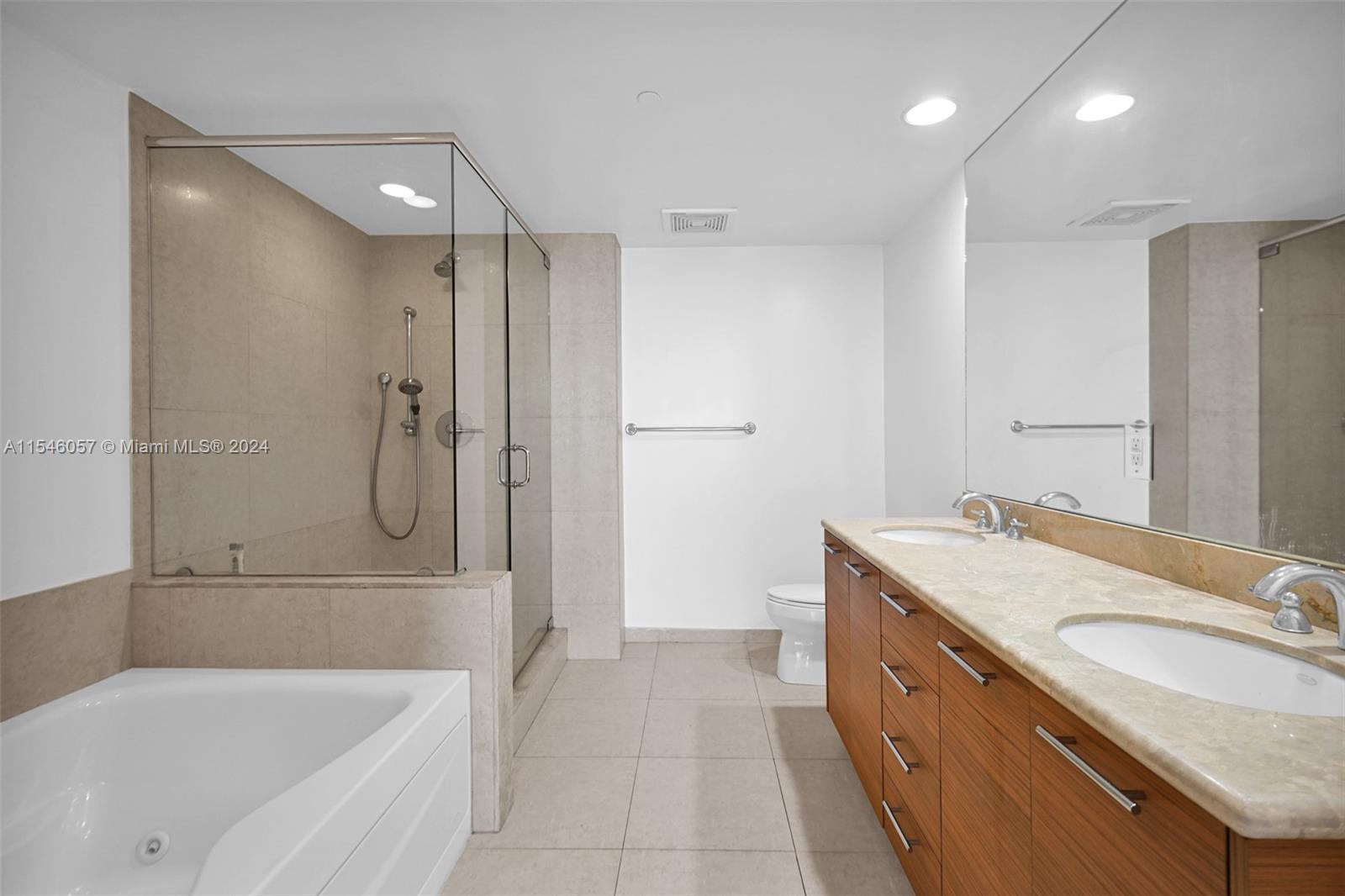 50 Biscayne Blvd 3802, Miami, Florida 33132, 3 Bedrooms Bedrooms, ,2 BathroomsBathrooms,Residentiallease,For Rent,50 Biscayne Blvd 3802,A11546057