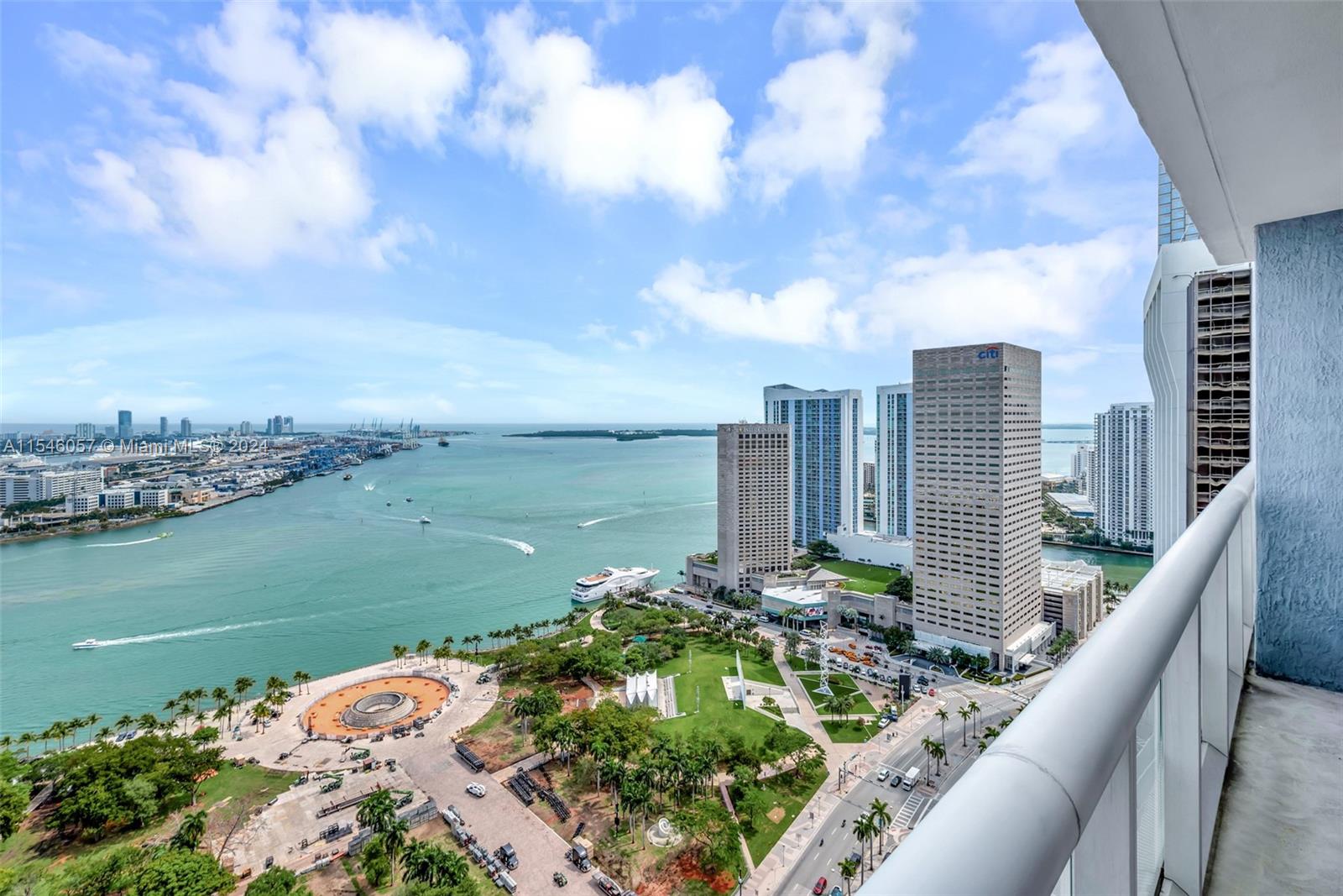 50 Biscayne Blvd 3802, Miami, Florida 33132, 3 Bedrooms Bedrooms, ,2 BathroomsBathrooms,Residentiallease,For Rent,50 Biscayne Blvd 3802,A11546057