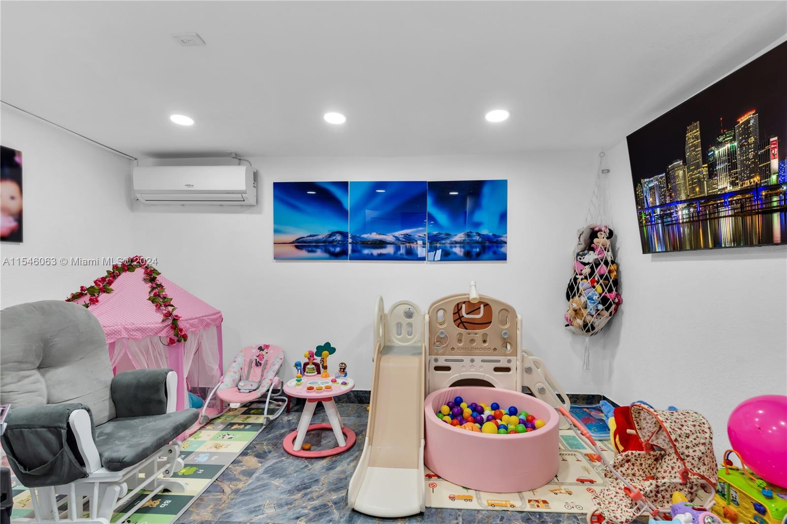 2911 7th Ct, Fort Lauderdale, FL, 33311 United States, 4 Bedrooms Bedrooms, ,2 BathroomsBathrooms,Residential,For Sale,7th Ct,A11546063