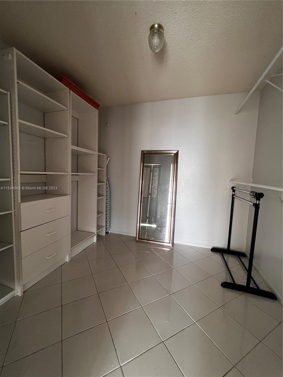 1000 Parkview Dr 807, Hallandale Beach, Florida 33009, 2 Bedrooms Bedrooms, ,2 BathroomsBathrooms,Residentiallease,For Rent,1000 Parkview Dr 807,A11546062