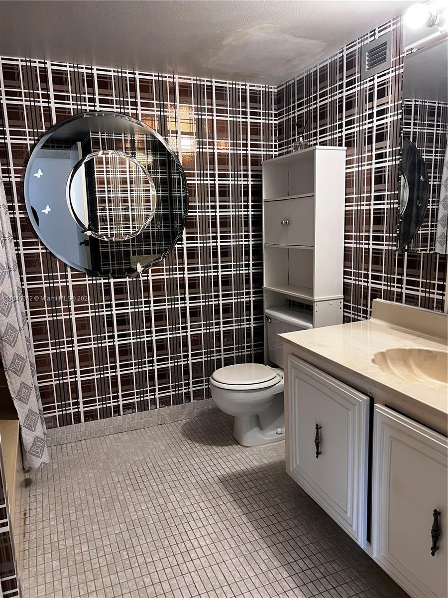 1000 Parkview Dr 807, Hallandale Beach, Florida 33009, 2 Bedrooms Bedrooms, ,2 BathroomsBathrooms,Residentiallease,For Rent,1000 Parkview Dr 807,A11546062