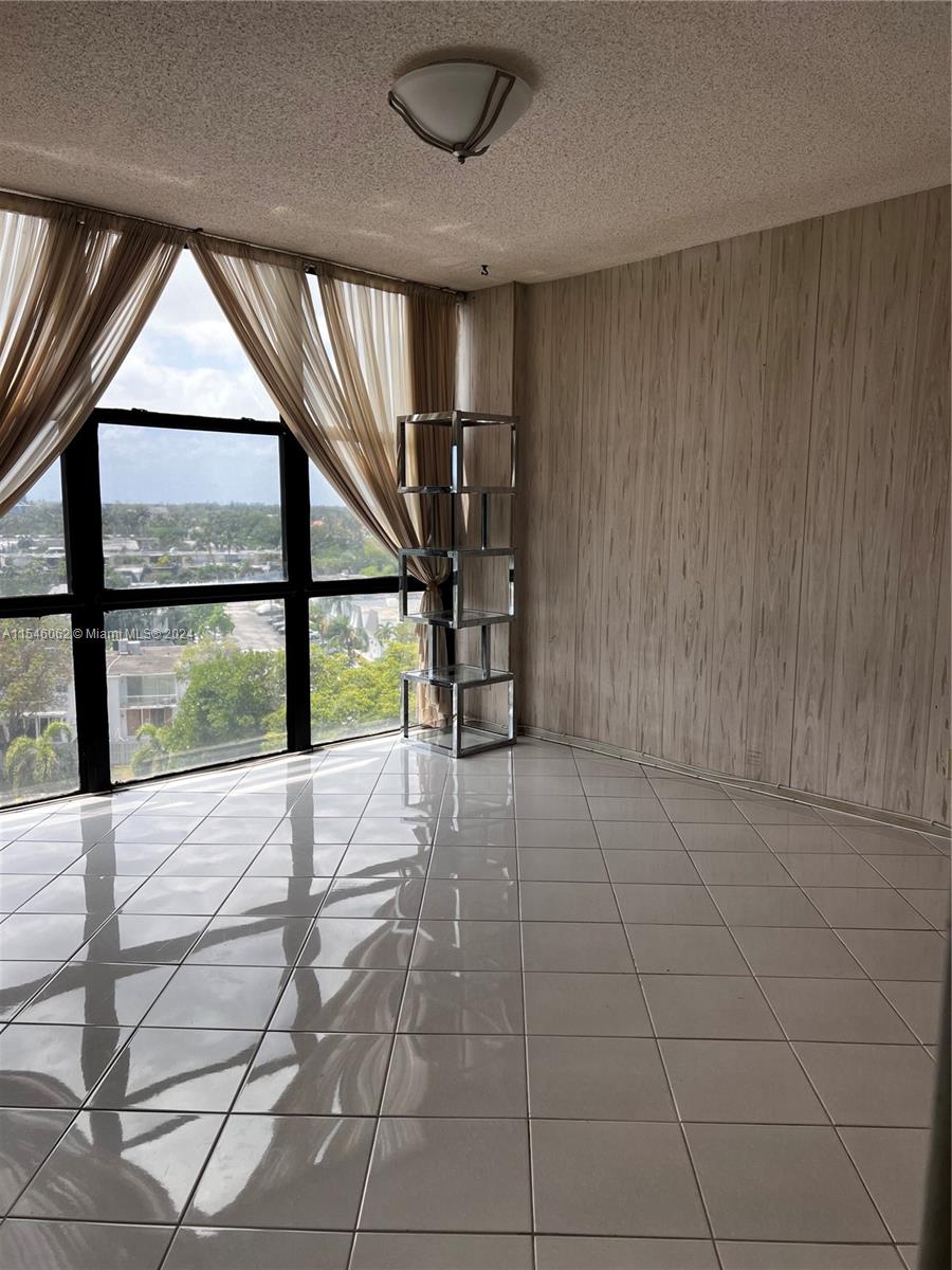1000 Parkview Dr 807, Hallandale Beach, Florida 33009, 2 Bedrooms Bedrooms, ,2 BathroomsBathrooms,Residentiallease,For Rent,1000 Parkview Dr 807,A11546062
