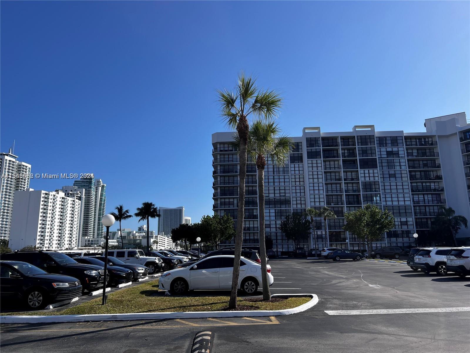 1000 Parkview Dr 807, Hallandale Beach, Florida 33009, 2 Bedrooms Bedrooms, ,2 BathroomsBathrooms,Residentiallease,For Rent,1000 Parkview Dr 807,A11546062