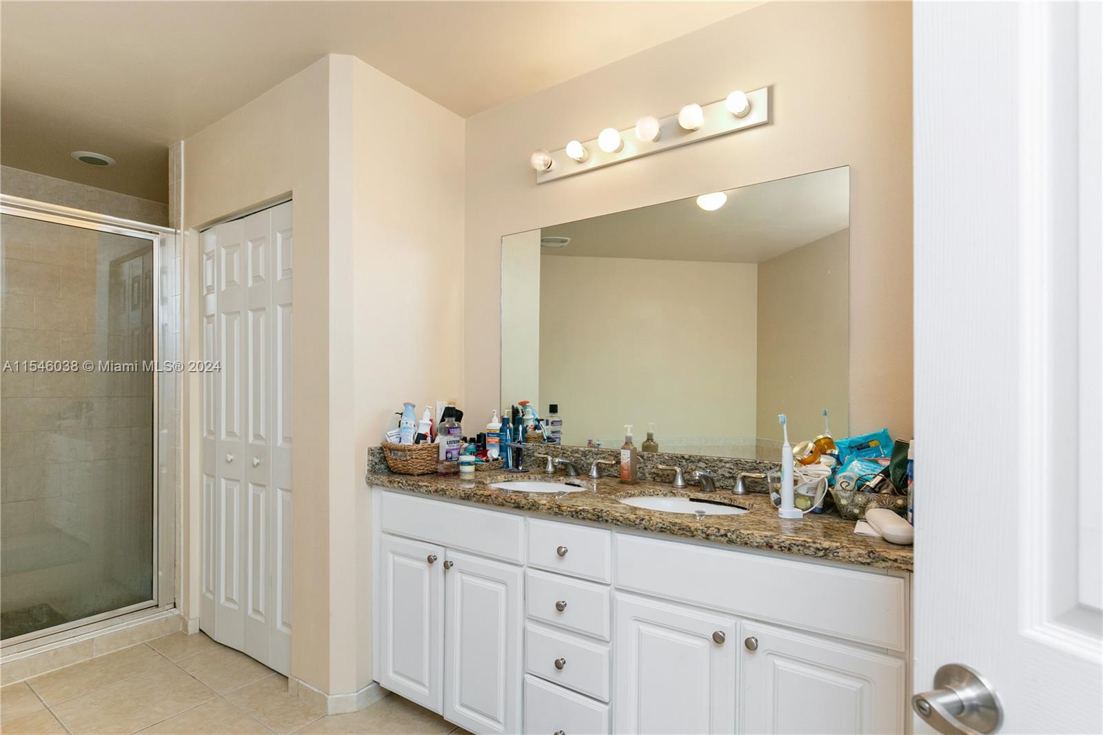 3001 NE 185th St 317, Aventura, Florida 33180, 3 Bedrooms Bedrooms, ,2 BathroomsBathrooms,Residential,For Sale,3001 NE 185th St 317,A11546038