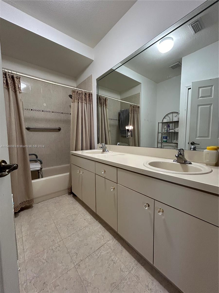 13814 SW 274th Ter 13814, Homestead, Florida 33032, 4 Bedrooms Bedrooms, ,2 BathroomsBathrooms,Residential,For Sale,13814 SW 274th Ter 13814,A11546083