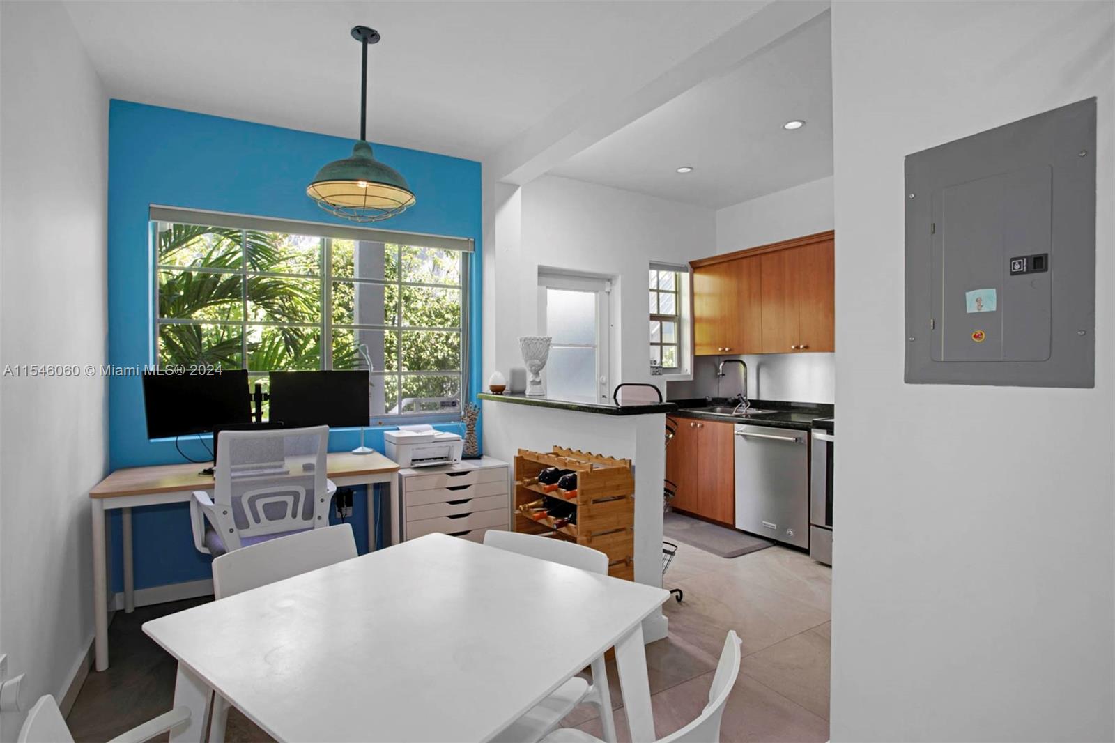 901 3rd St 3, Miami Beach, Florida 33139, 2 Bedrooms Bedrooms, ,2 BathroomsBathrooms,Residentiallease,For Rent,901 3rd St 3,A11546060