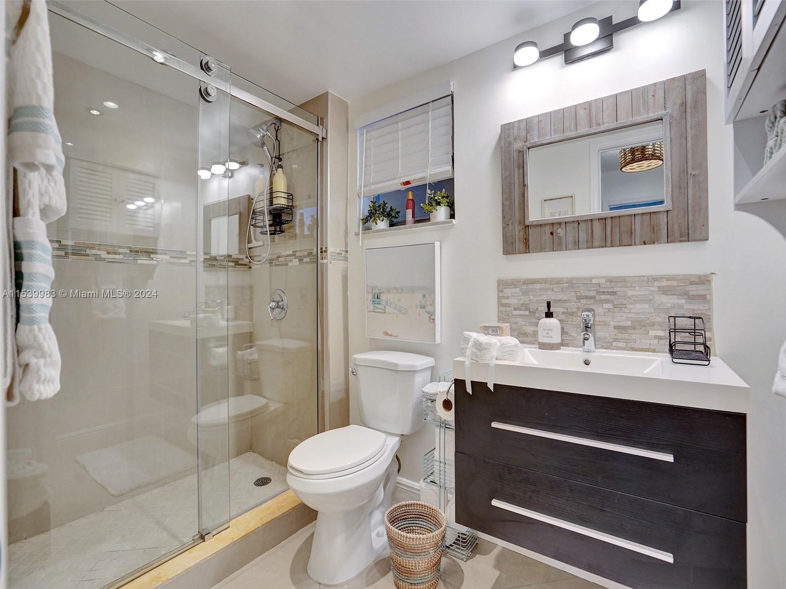 501 NE 14th Ave 104, Hallandale Beach, Florida 33009, 1 Bedroom Bedrooms, ,1 BathroomBathrooms,Residential,For Sale,501 NE 14th Ave 104,A11539983