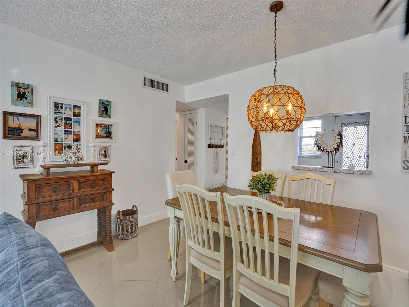 501 NE 14th Ave 104, Hallandale Beach, Florida 33009, 1 Bedroom Bedrooms, ,1 BathroomBathrooms,Residential,For Sale,501 NE 14th Ave 104,A11539983