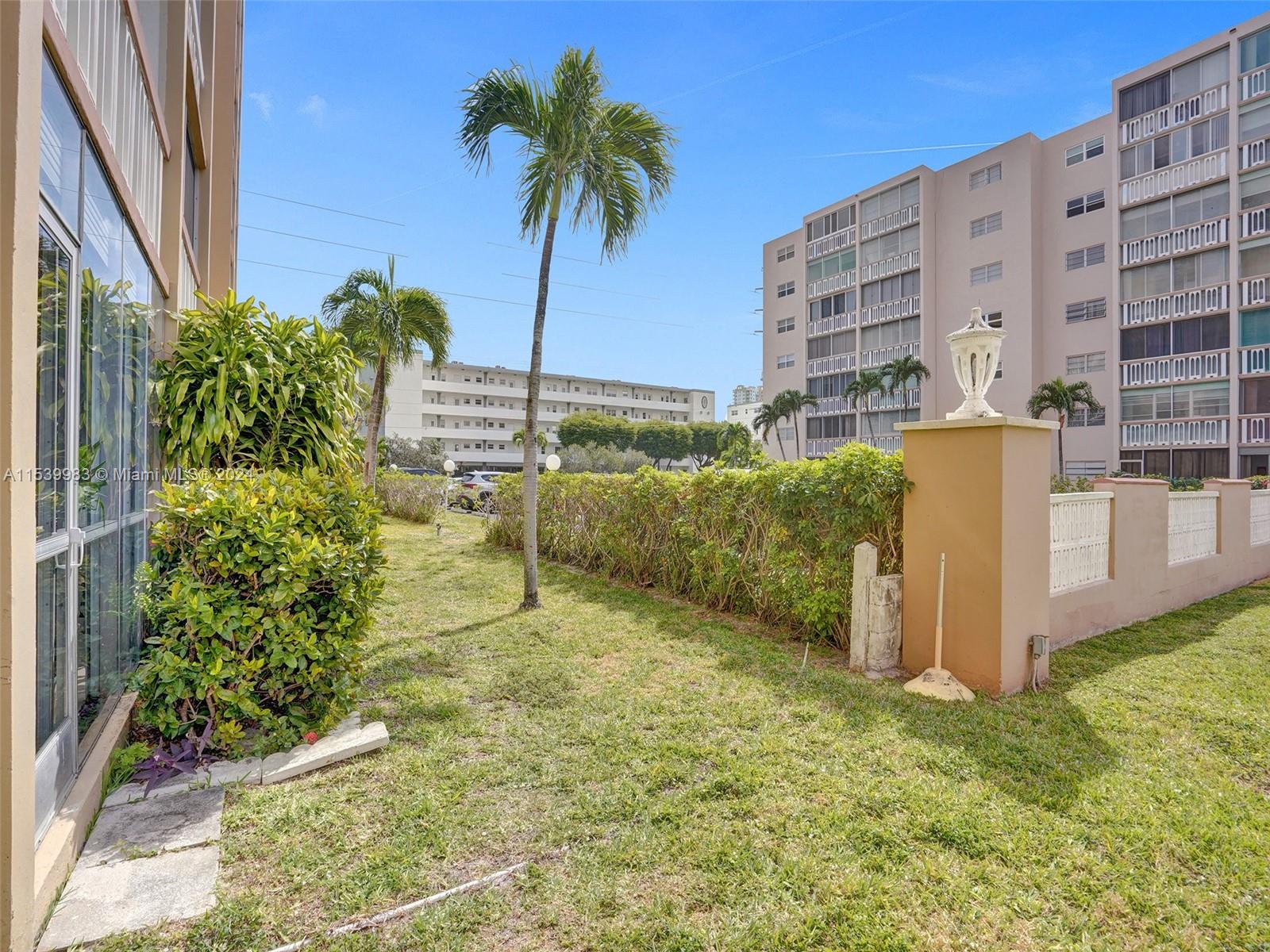 501 NE 14th Ave 104, Hallandale Beach, Florida 33009, 1 Bedroom Bedrooms, ,1 BathroomBathrooms,Residential,For Sale,501 NE 14th Ave 104,A11539983