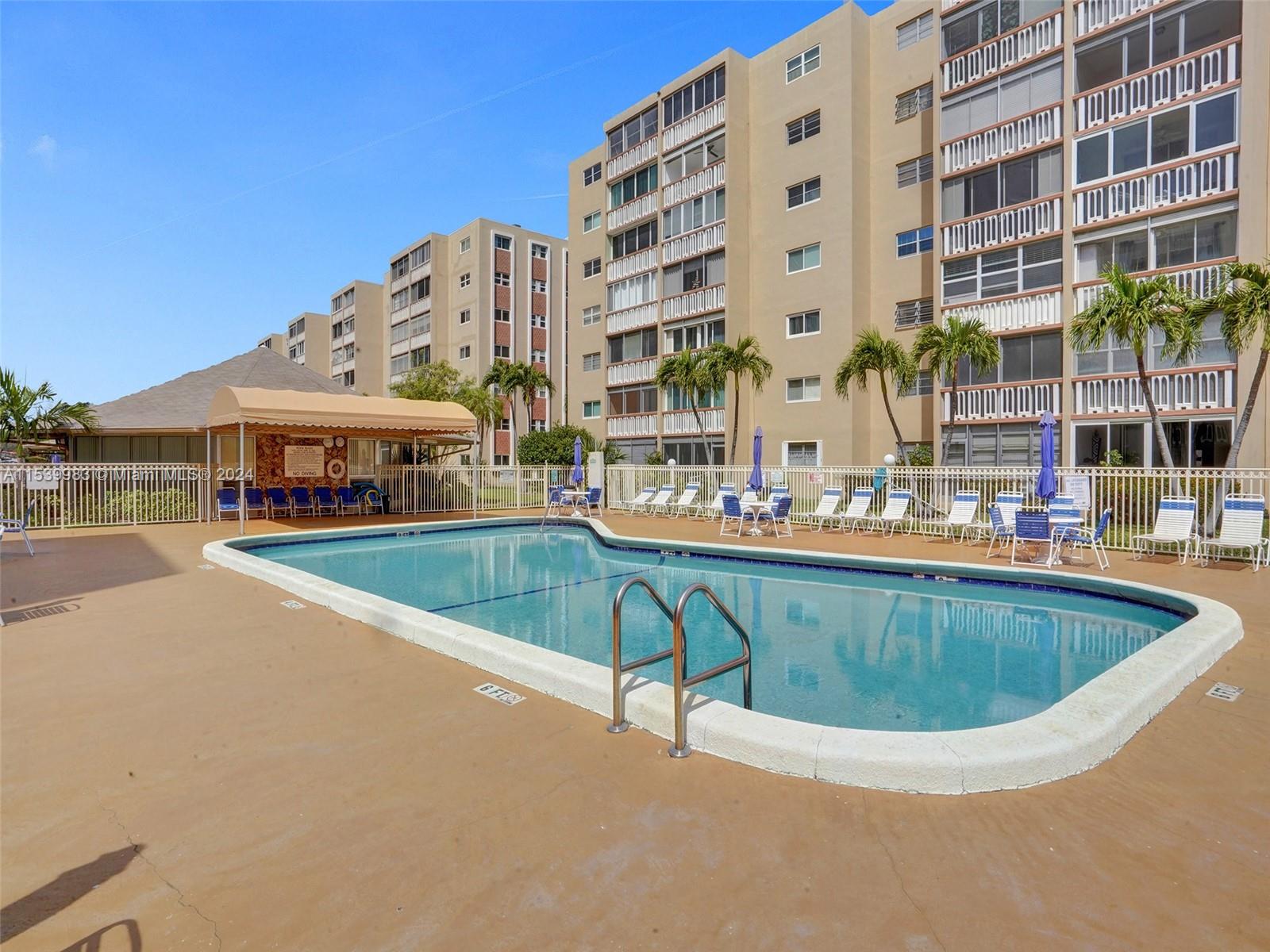 501 NE 14th Ave 104, Hallandale Beach, Florida 33009, 1 Bedroom Bedrooms, ,1 BathroomBathrooms,Residential,For Sale,501 NE 14th Ave 104,A11539983