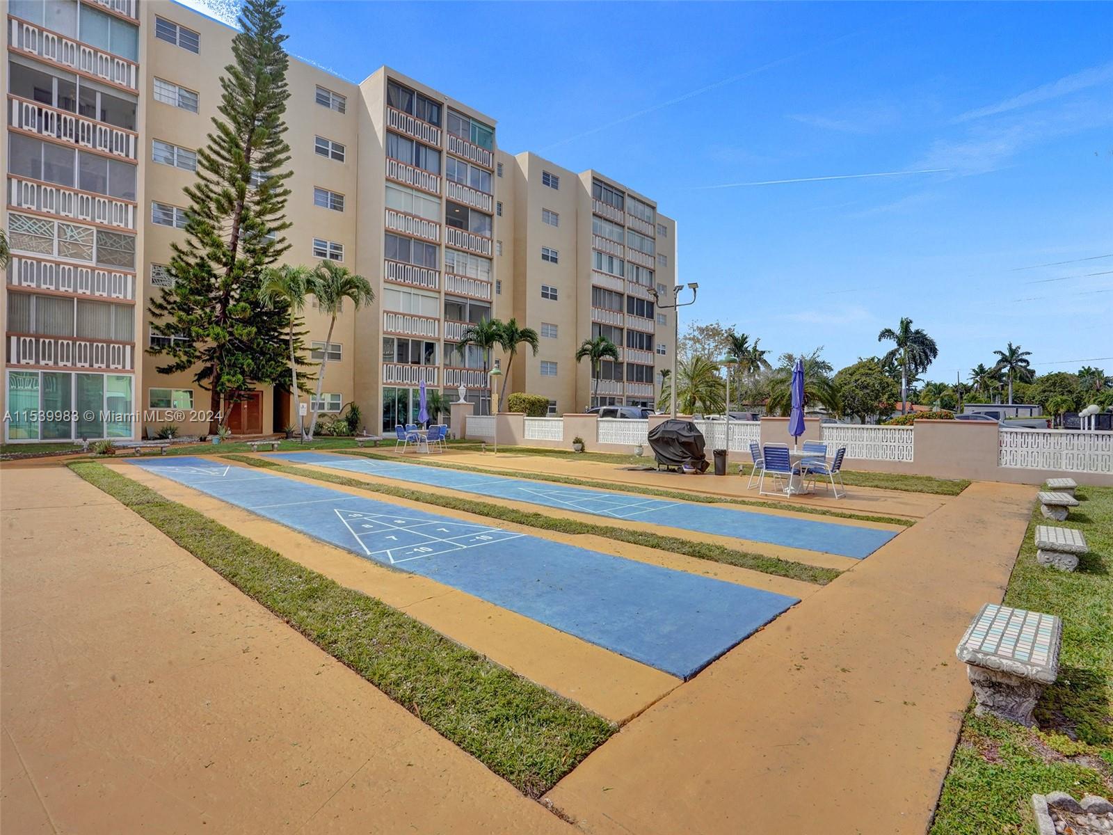 501 NE 14th Ave 104, Hallandale Beach, Florida 33009, 1 Bedroom Bedrooms, ,1 BathroomBathrooms,Residential,For Sale,501 NE 14th Ave 104,A11539983