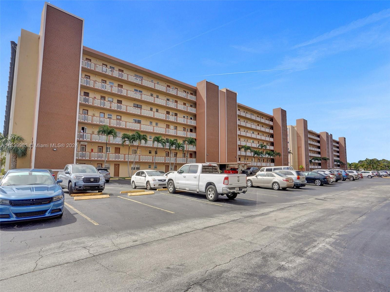 501 NE 14th Ave 104, Hallandale Beach, Florida 33009, 1 Bedroom Bedrooms, ,1 BathroomBathrooms,Residential,For Sale,501 NE 14th Ave 104,A11539983