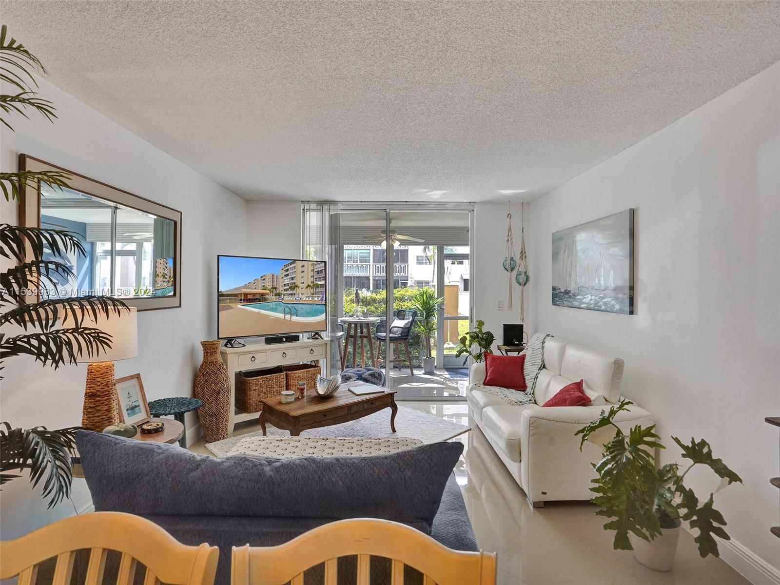 501 NE 14th Ave 104, Hallandale Beach, Florida 33009, 1 Bedroom Bedrooms, ,1 BathroomBathrooms,Residential,For Sale,501 NE 14th Ave 104,A11539983