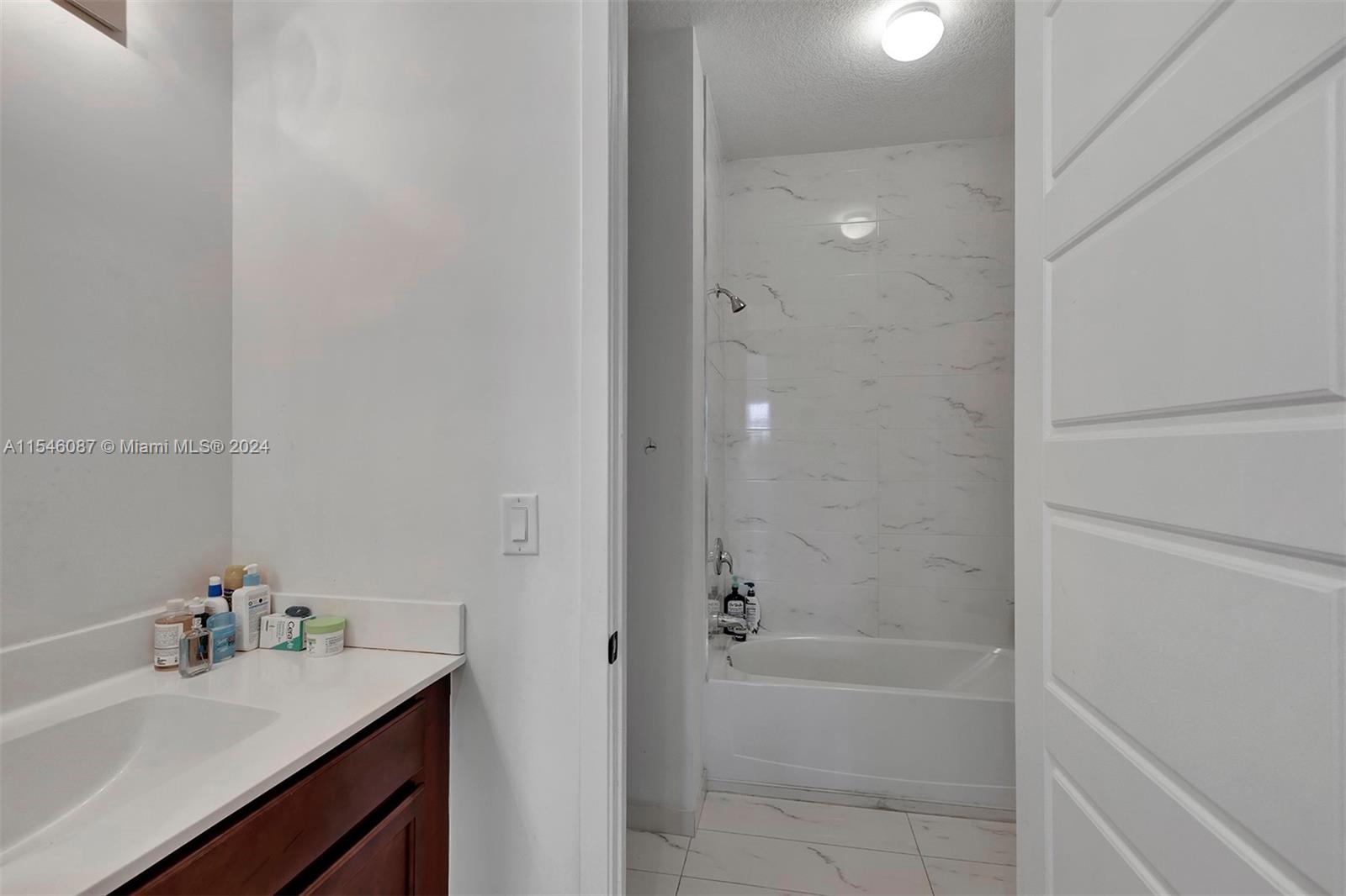 15020 SW 176th Ter ., Miami, Florida 33187, 5 Bedrooms Bedrooms, ,4 BathroomsBathrooms,Residentiallease,For Rent,15020 SW 176th Ter .,A11546087