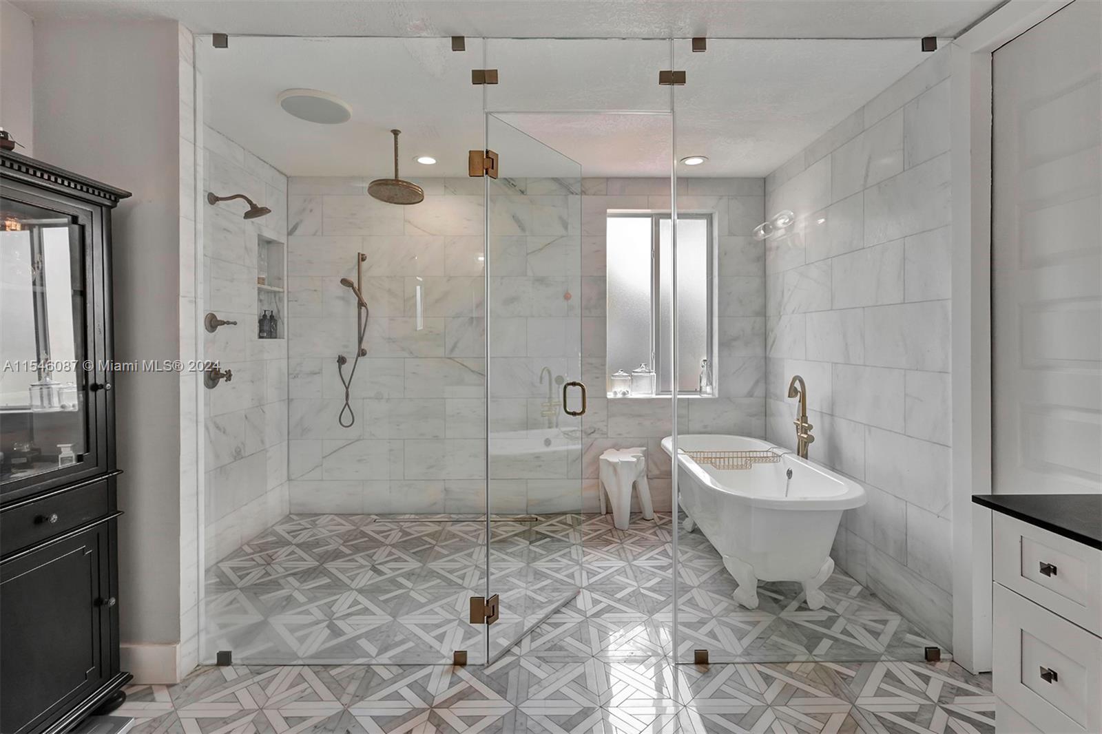 15020 SW 176th Ter ., Miami, Florida 33187, 5 Bedrooms Bedrooms, ,4 BathroomsBathrooms,Residentiallease,For Rent,15020 SW 176th Ter .,A11546087