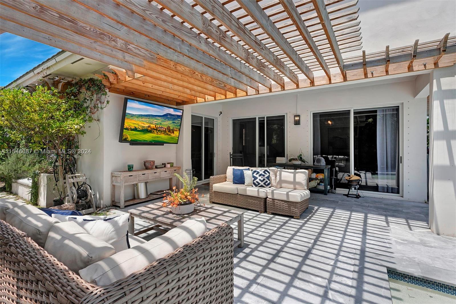 15020 SW 176th Ter ., Miami, Florida 33187, 5 Bedrooms Bedrooms, ,4 BathroomsBathrooms,Residentiallease,For Rent,15020 SW 176th Ter .,A11546087