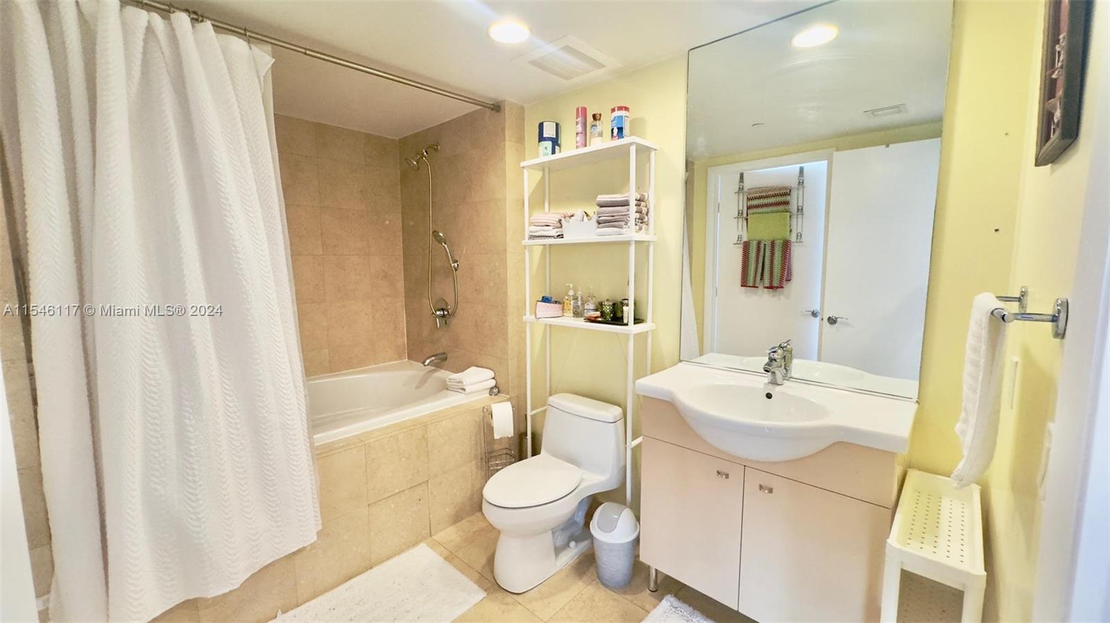 1830 S Ocean Dr 2107, Hallandale Beach, Florida 33009, 1 Bedroom Bedrooms, ,1 BathroomBathrooms,Residentiallease,For Rent,1830 S Ocean Dr 2107,A11546117