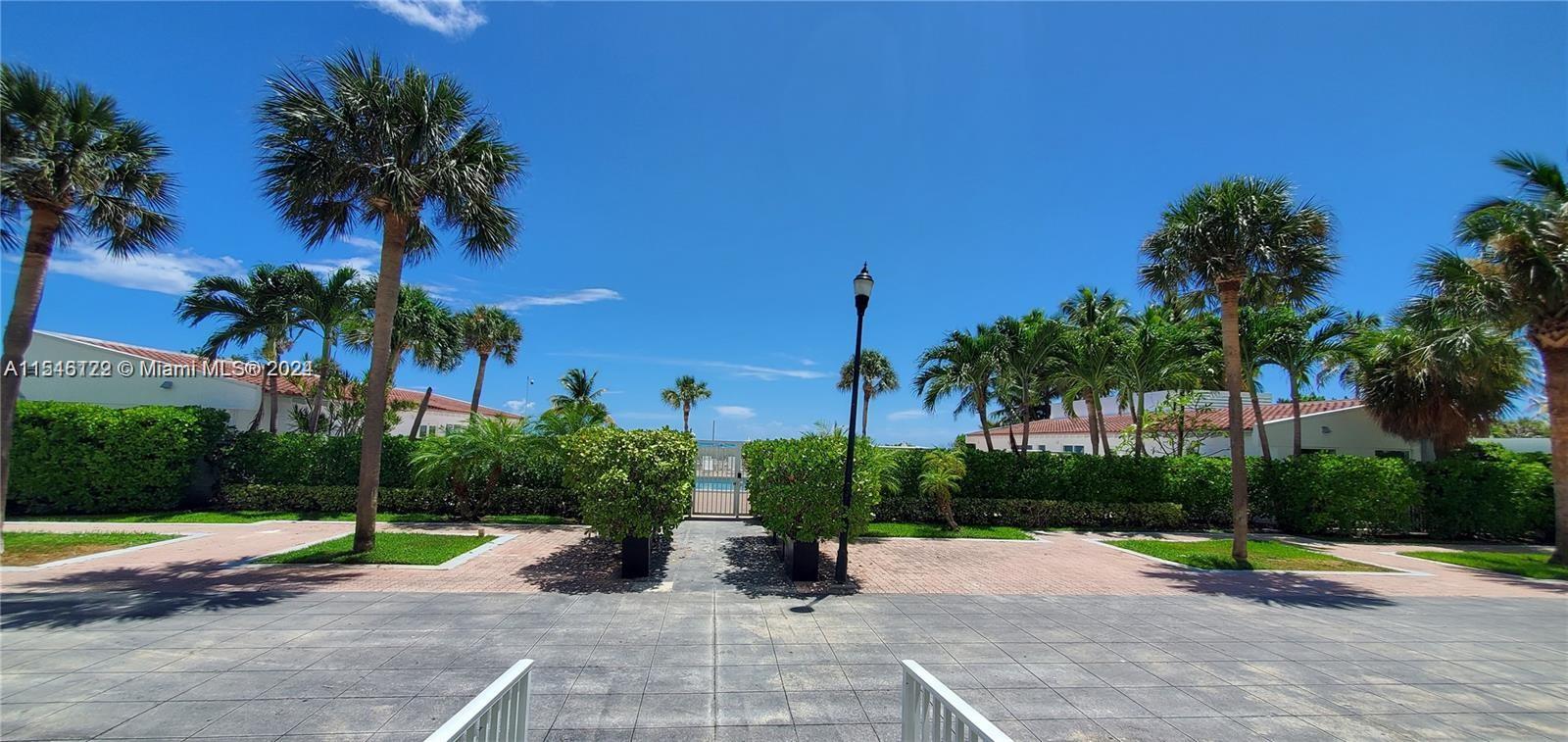 2457 Collins Ave 606, Miami Beach, Florida 33140, 2 Bedrooms Bedrooms, ,2 BathroomsBathrooms,Residentiallease,For Rent,2457 Collins Ave 606,A11546122