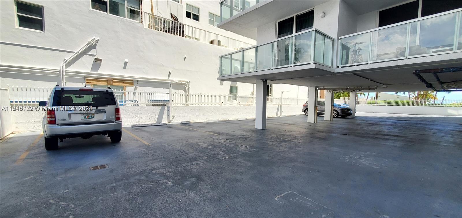 2457 Collins Ave 606, Miami Beach, Florida 33140, 2 Bedrooms Bedrooms, ,2 BathroomsBathrooms,Residentiallease,For Rent,2457 Collins Ave 606,A11546122